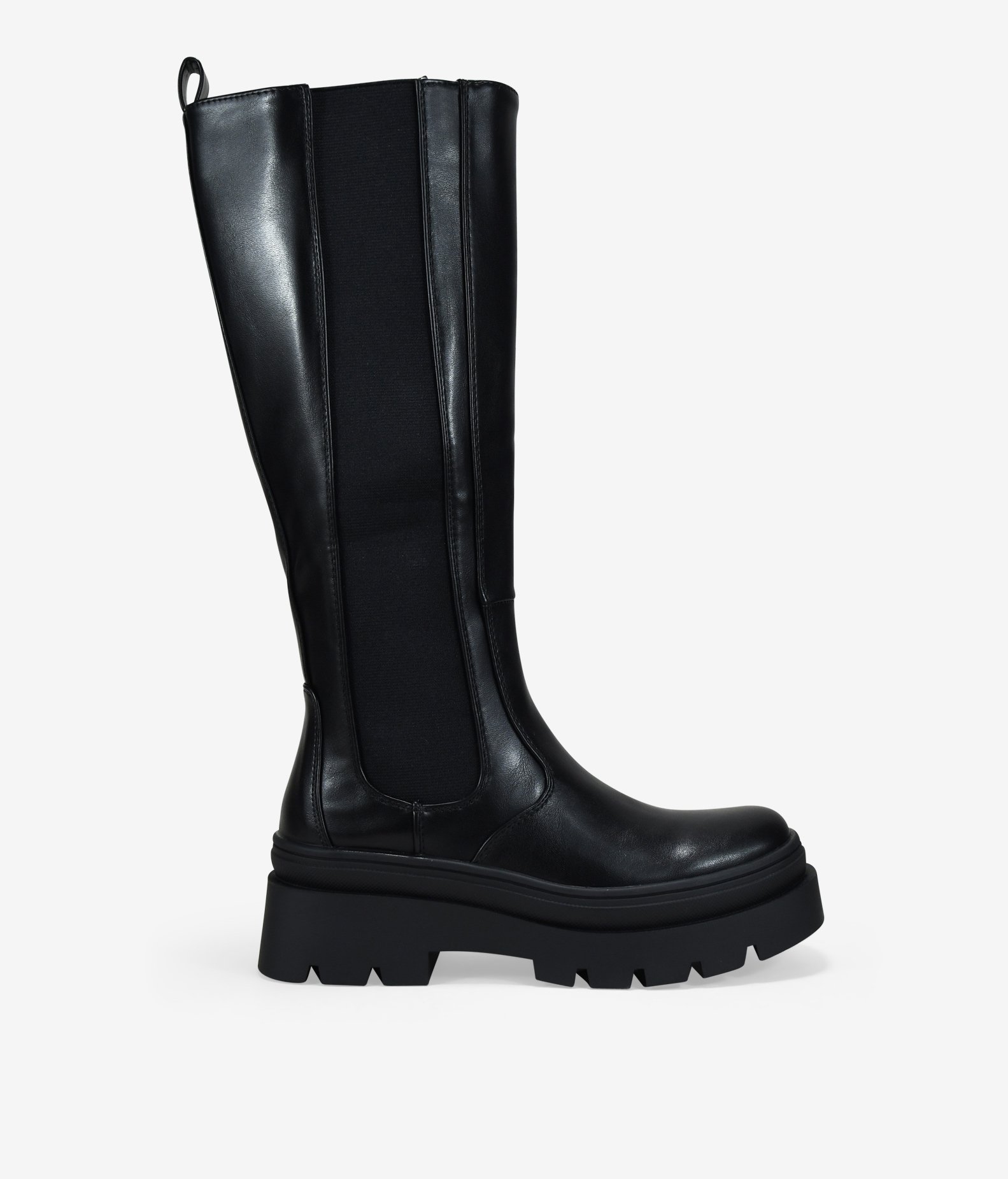 Bosanova Botas altas para mujer con elástico lateral y doble suela de volumen dentada. Cierre con cremallera interior. Tirador trasero para el calce.