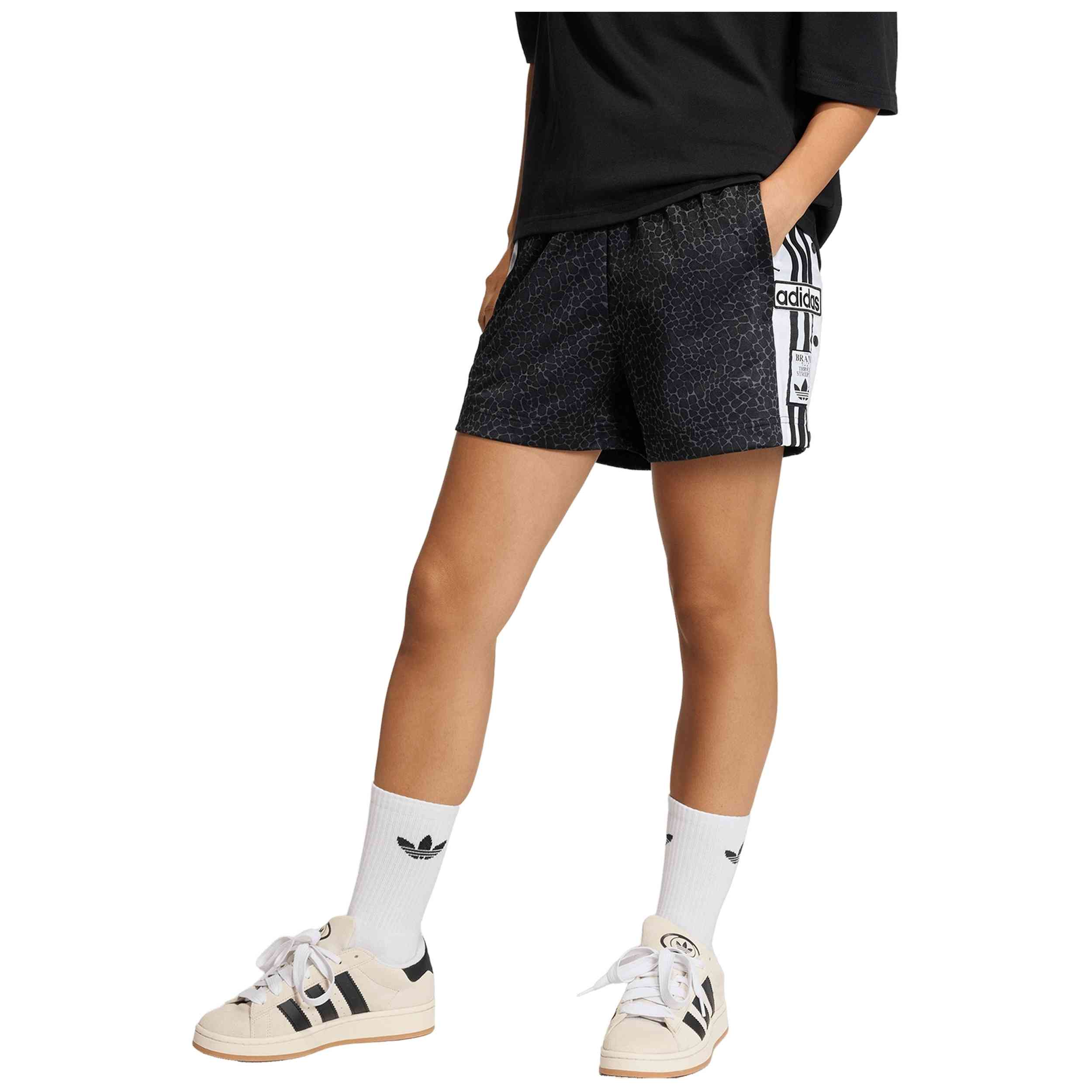 Pantalon Corto Adidas modelo KD2837