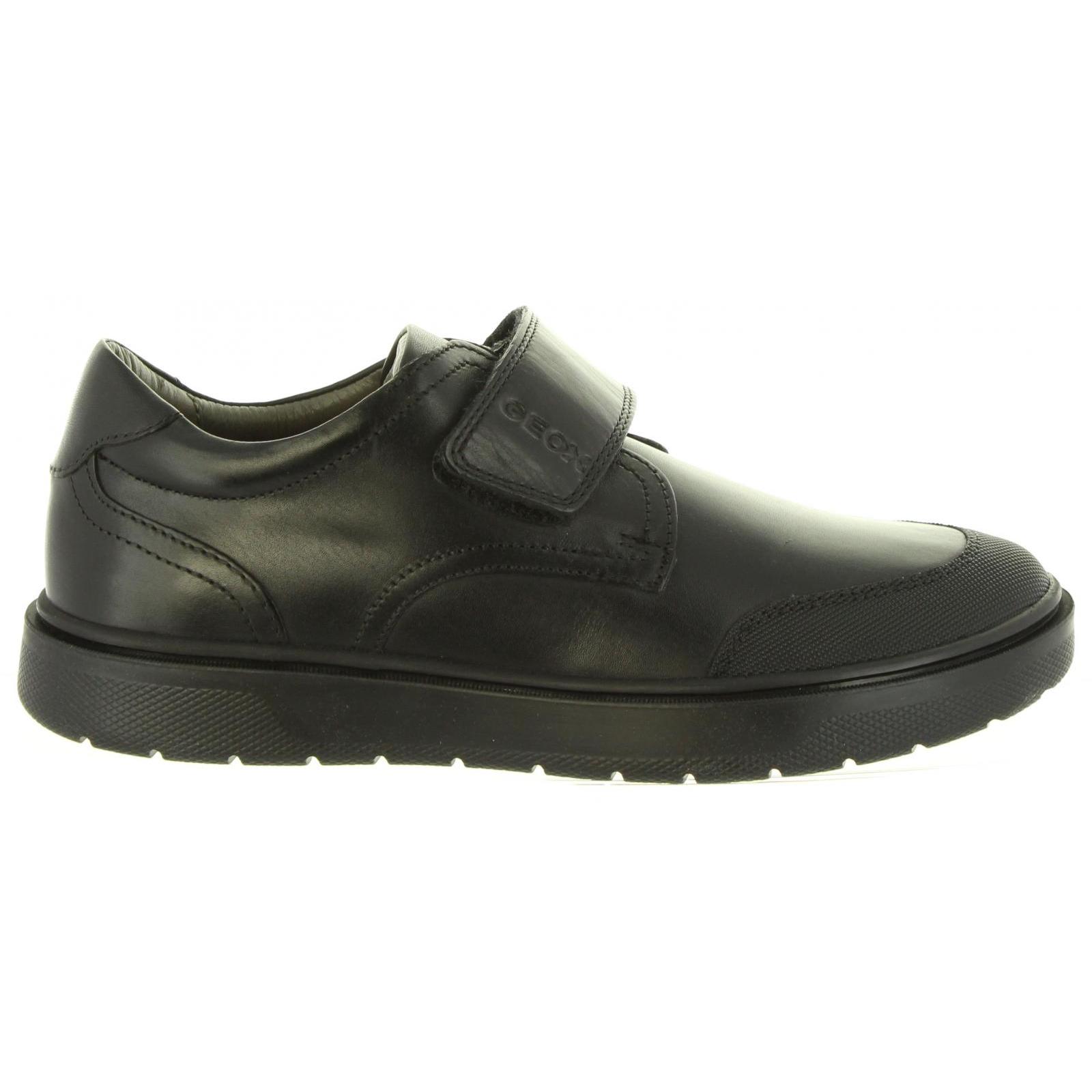 GEOX J847SI 00043 J RIDDOCK C9999 BLACK shoes for boys with cushioned insole, flexible anti-slip sole, and imitation leather material, perfect for autumn/winter comfort and safety.