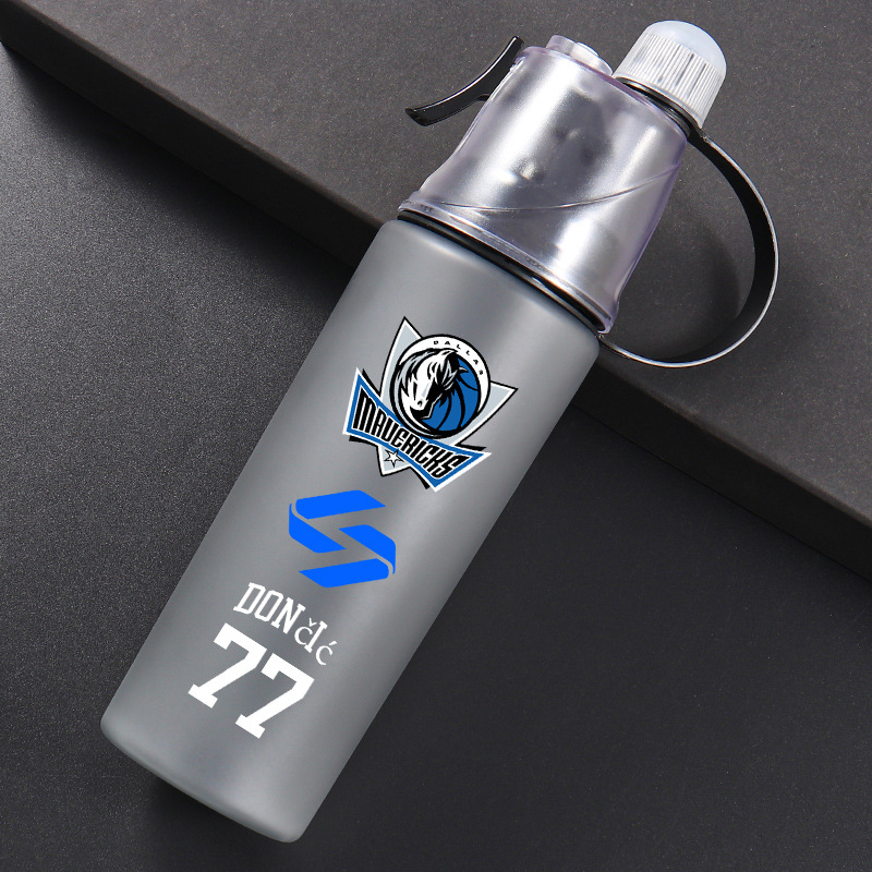 Botella Deportiva con Boquilla de Spray - Cantimplora Antigolpes de Gran Capacidad para Exteriores (Verano/Material Plástico)--600ml