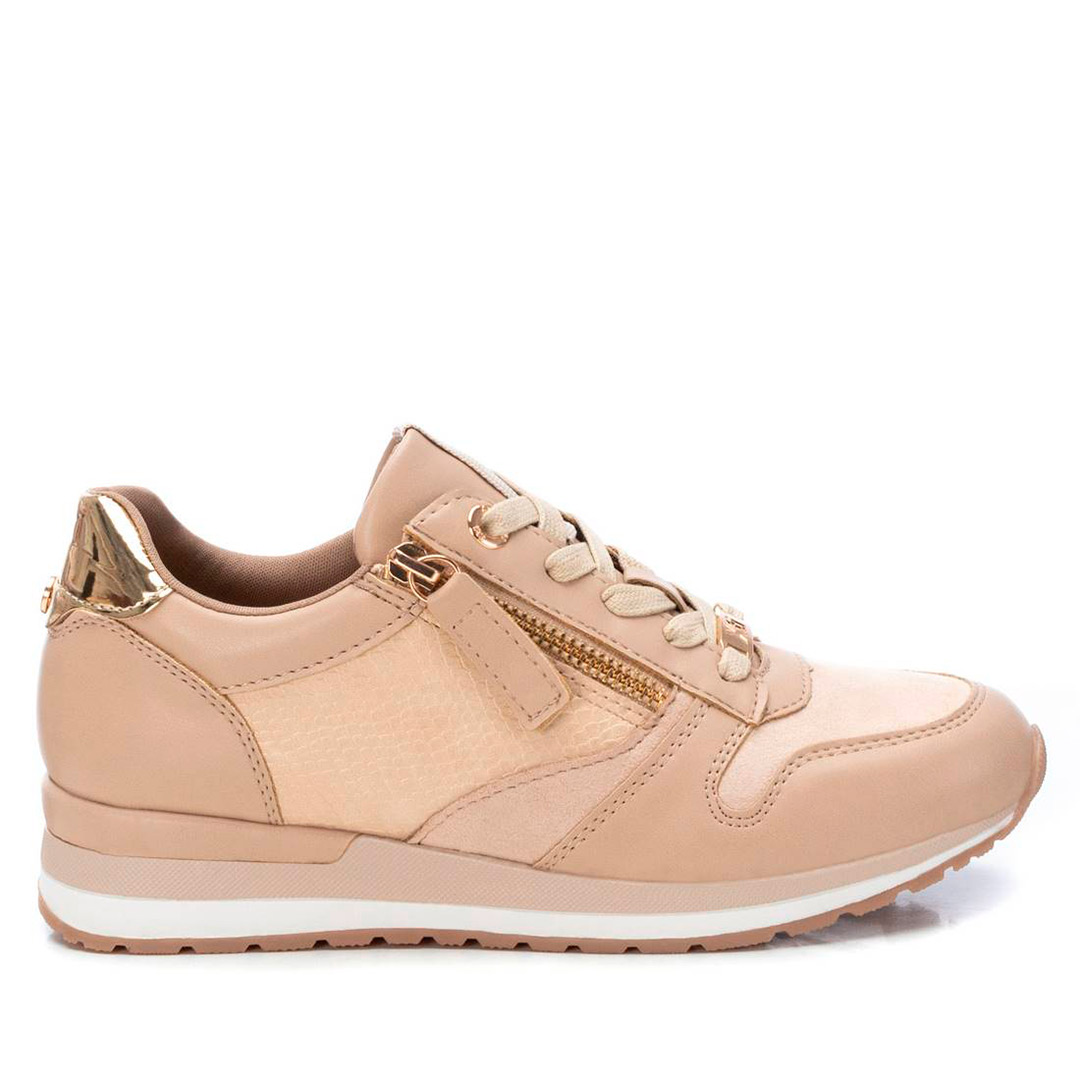 Shoes Deportivas marca Xti para mujer en color beig