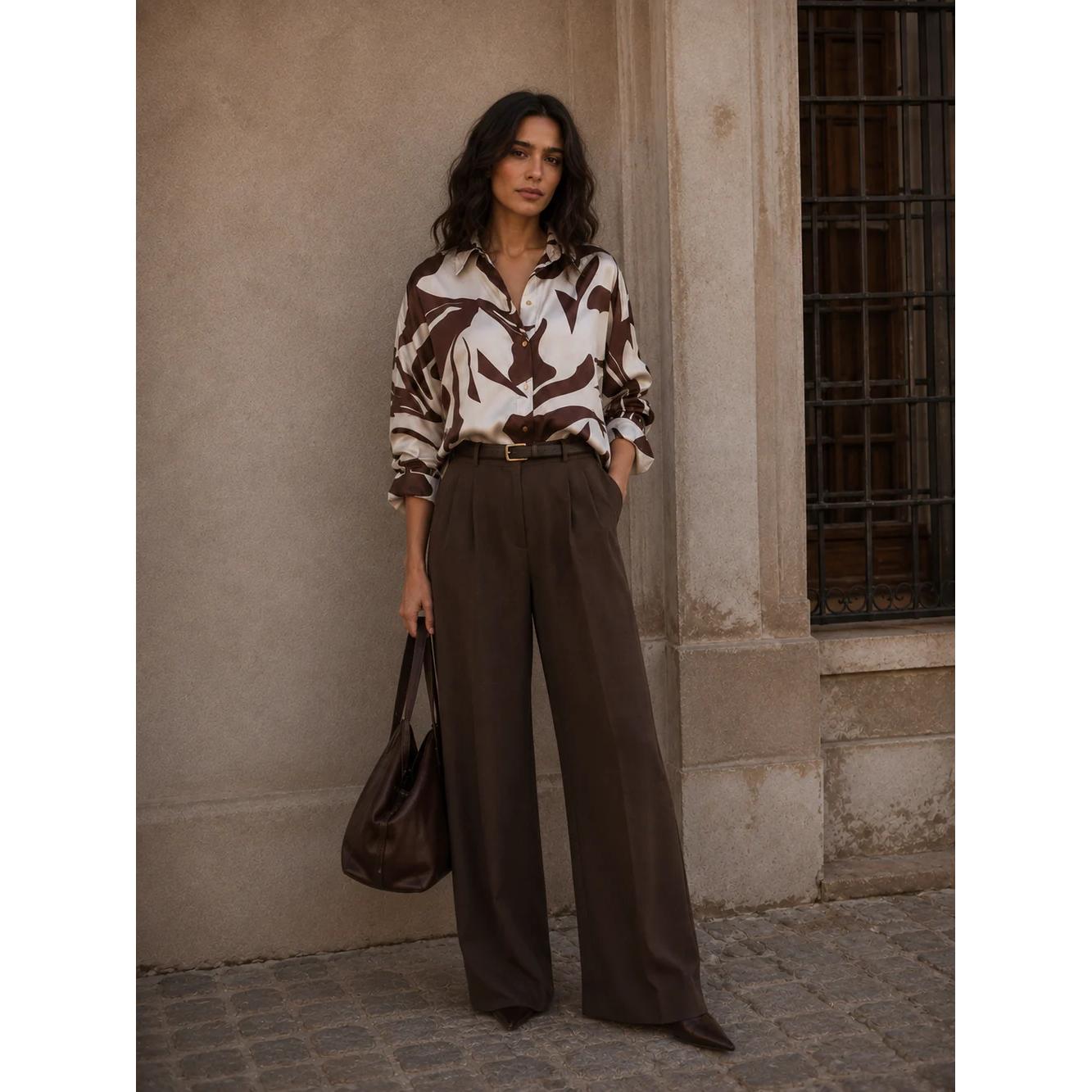 Emarola & Co - Blusa Destello para Mujer de estilo casual chic y versátil, con tejido satinado brillante y estampado vibrante ideal para días soleados y noches de verano