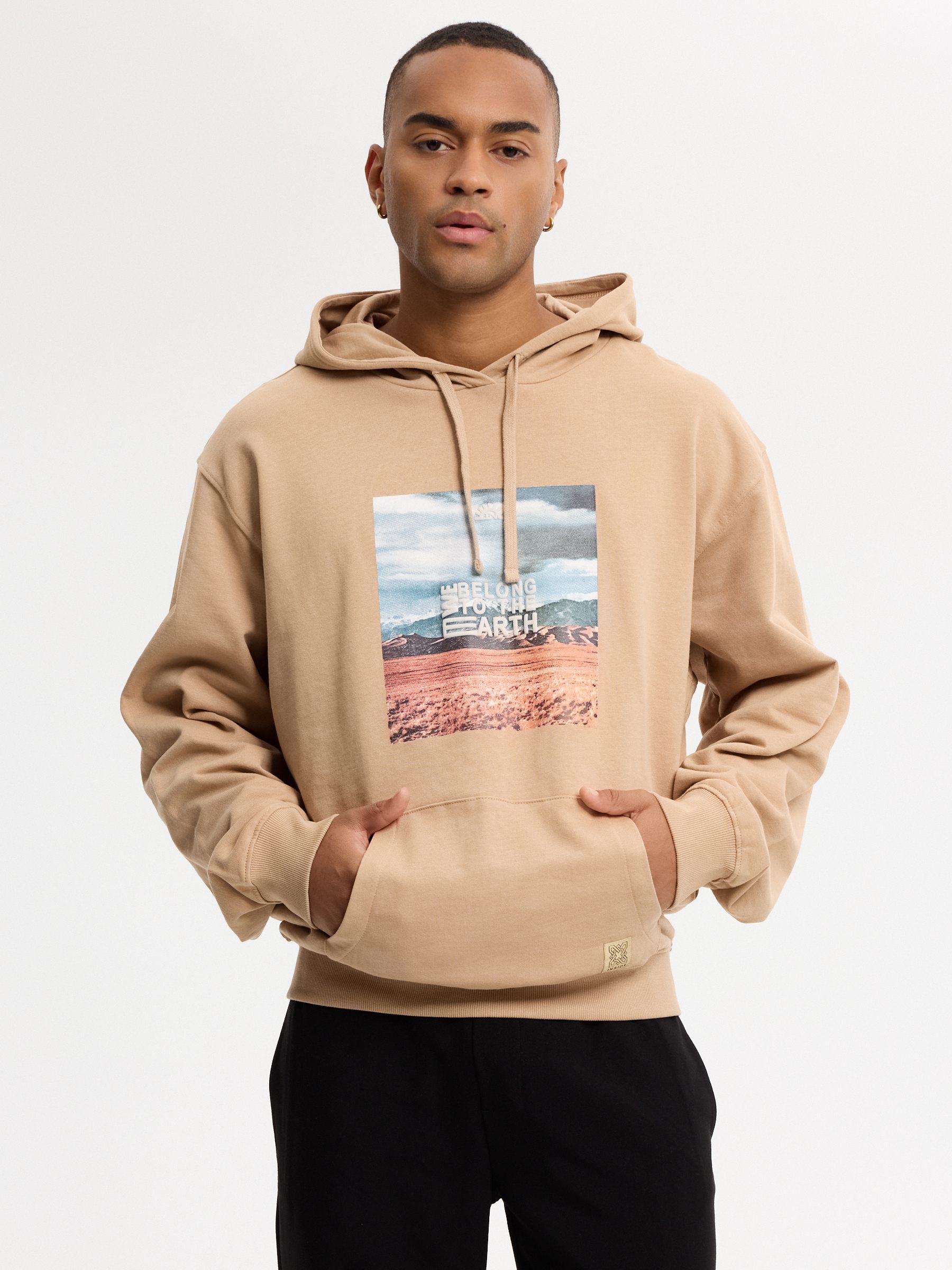 Sudadera oversize con capucha y estampado gráfico en felpa suave, ideal para un look urbano y muy suave INSIDE