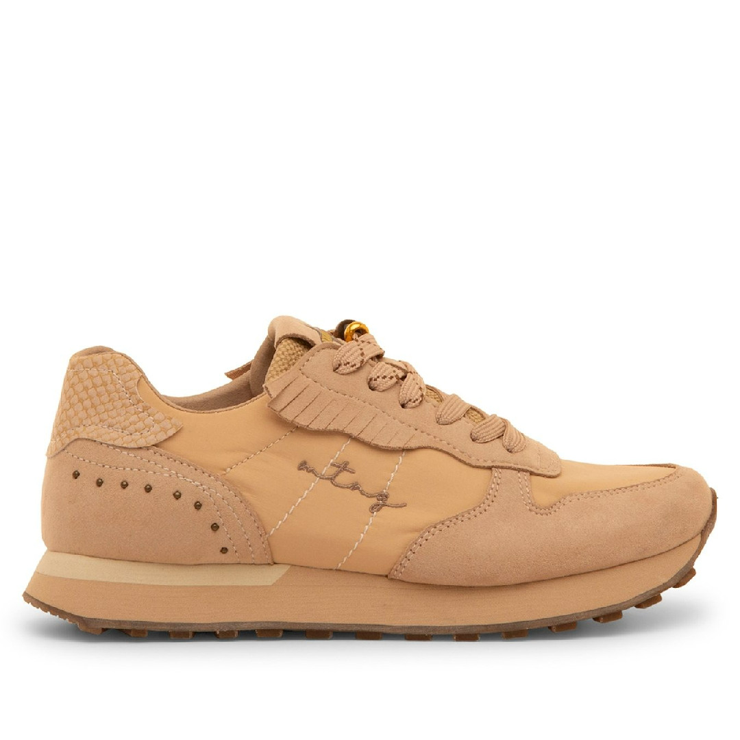 Zapatillas Mustang Kaia de mujer marrón taupe con flecos y detalles dorados