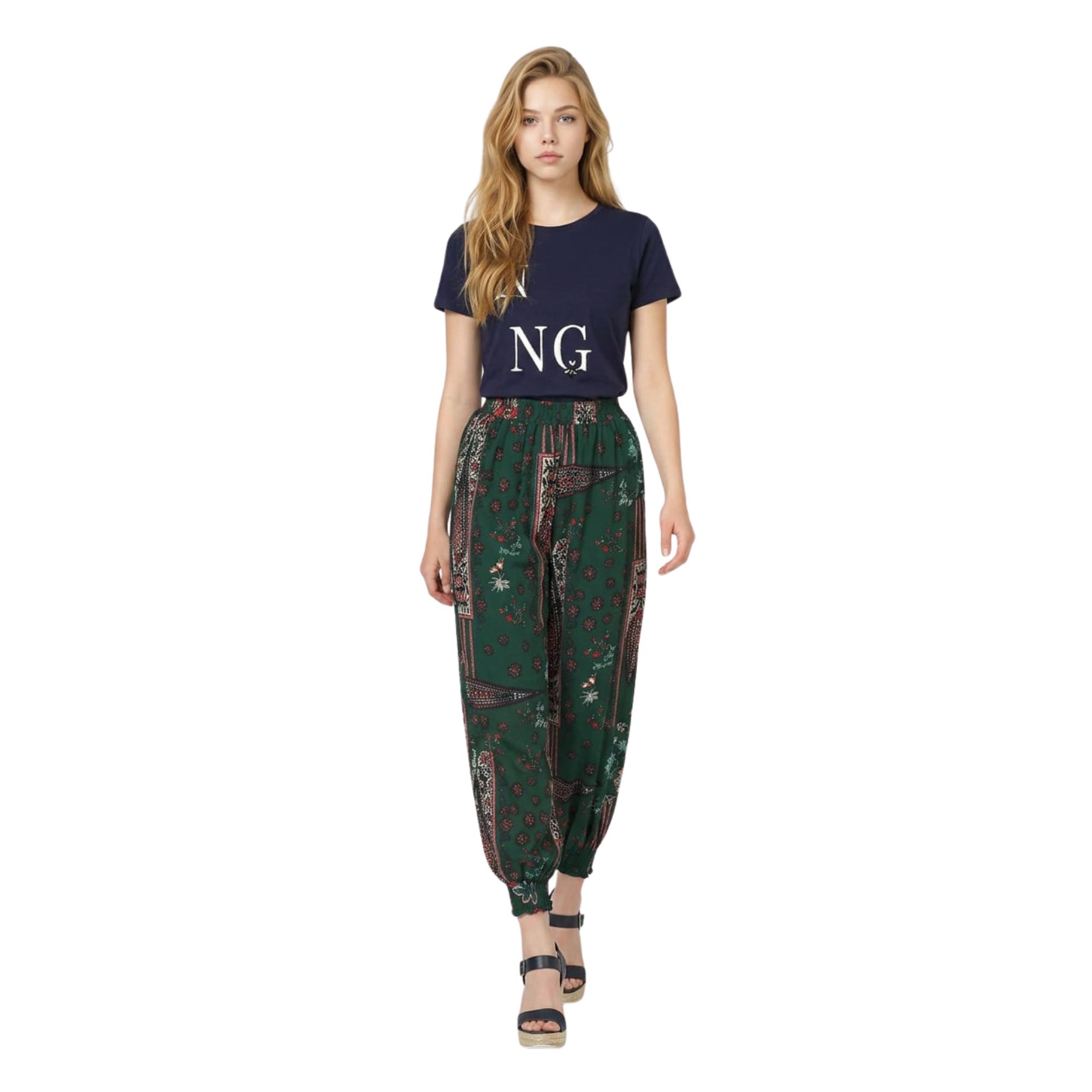 Pantalón fluido marca BanBat, estampado floral con cintura elástica y bajo smock, 100% poliéster para looks frescos y cómodos todo el año - REF: AN-070306