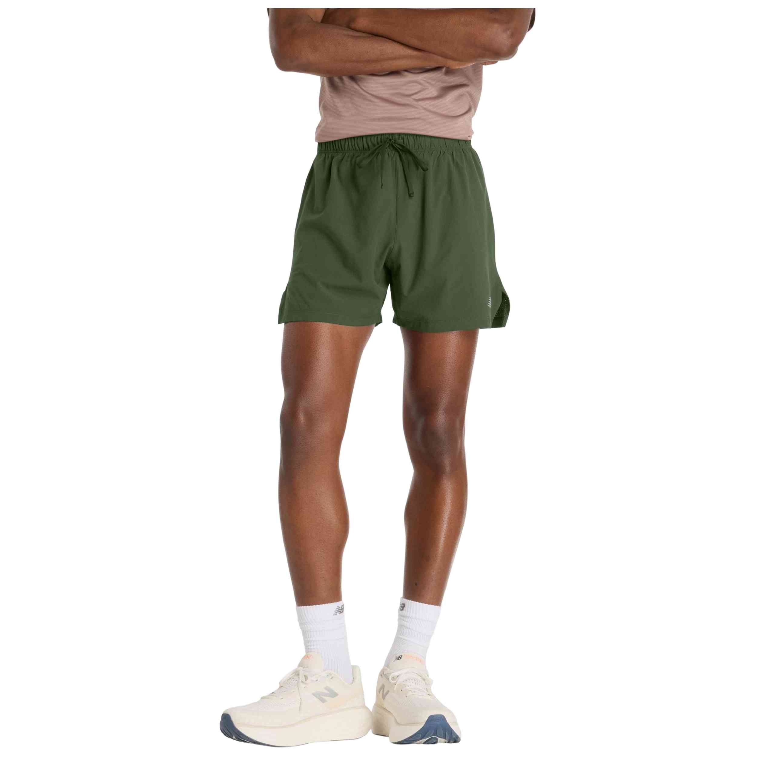 Pantalon Corto New Balance modelo Pantalón corto New Balance RC 5 Inch verde oscuro para hombre y mujer en color Verde