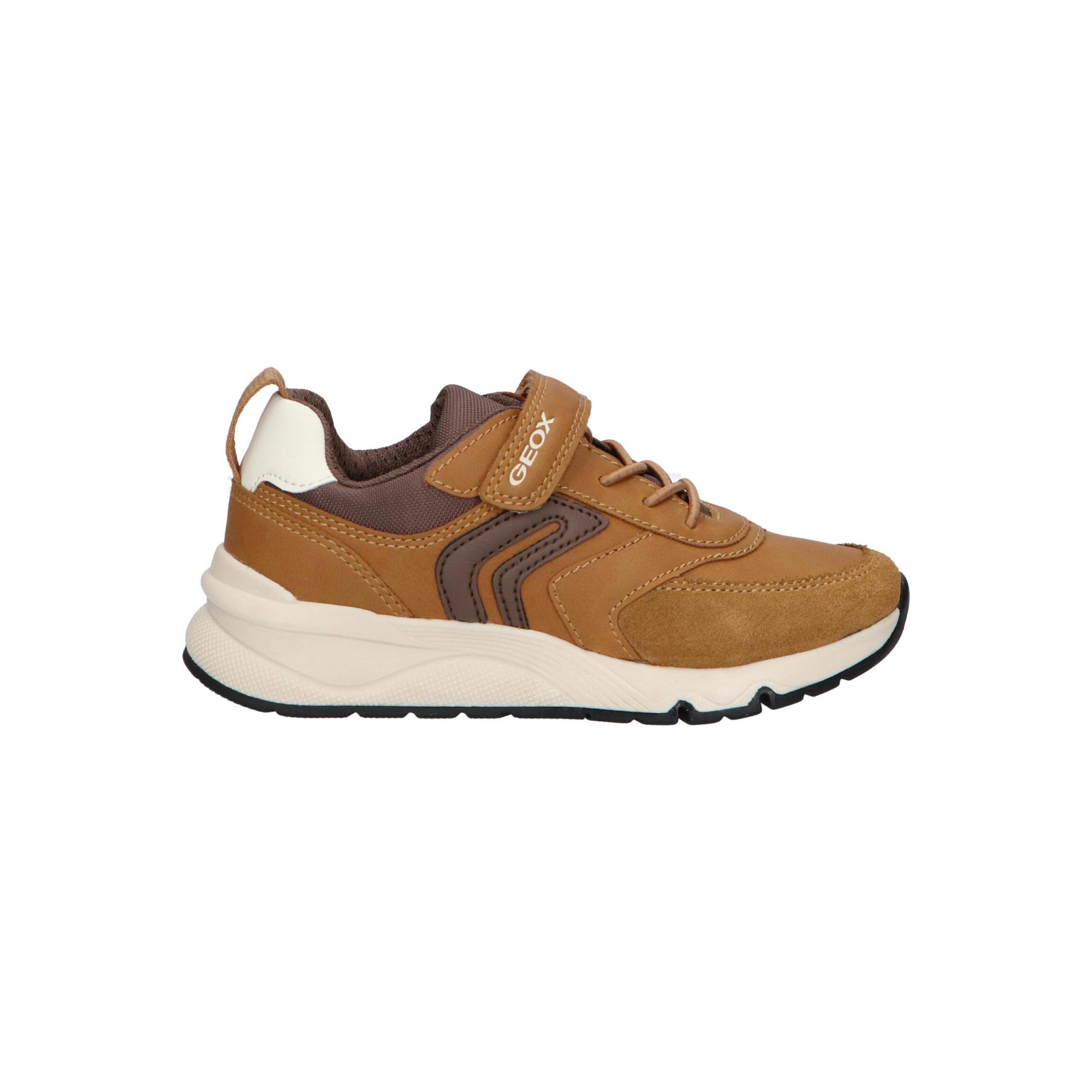 Zapatillas casual para niño Geox en color marrón