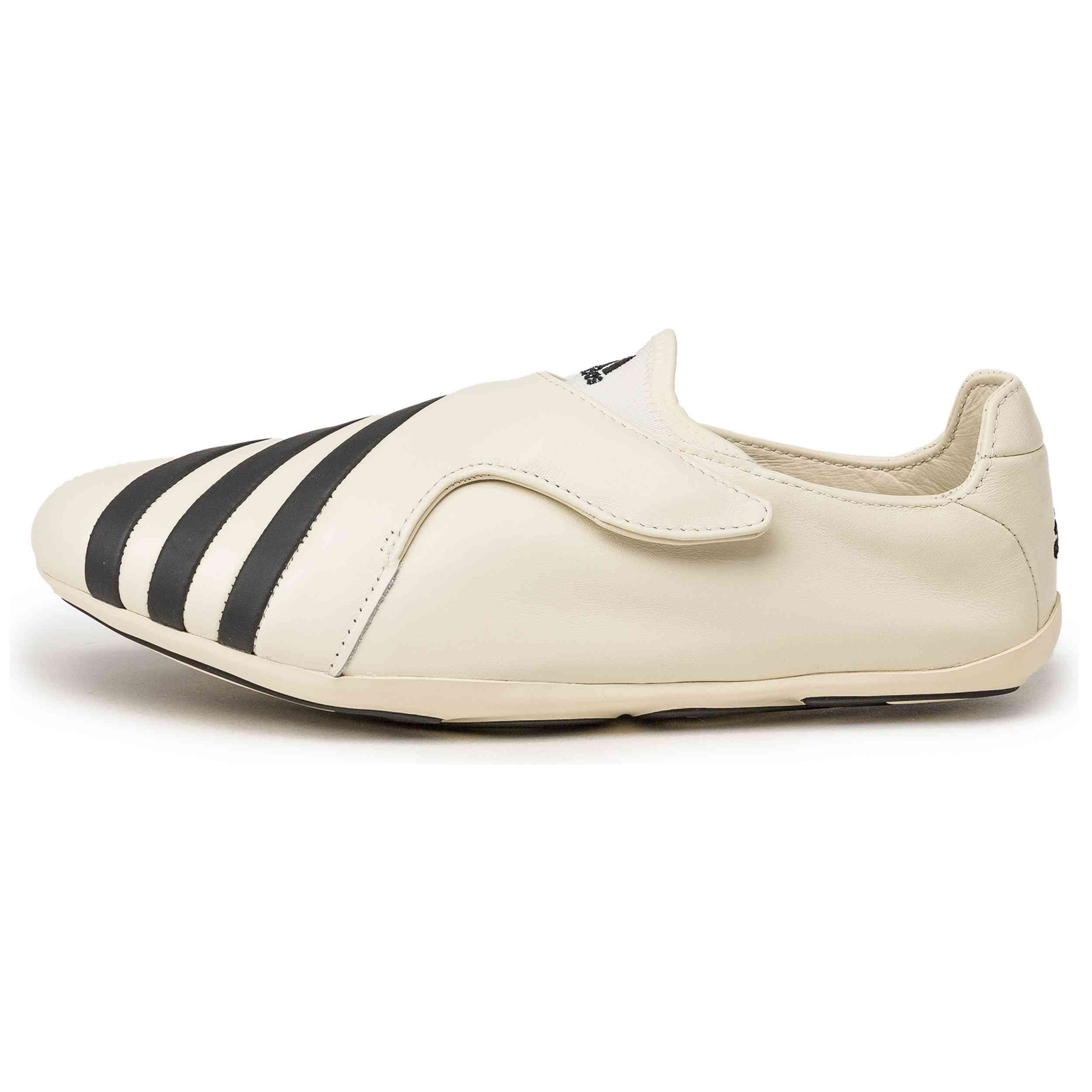 Zapatillas Adidas modelo KI7668 para hombre y mujer en color Beige
