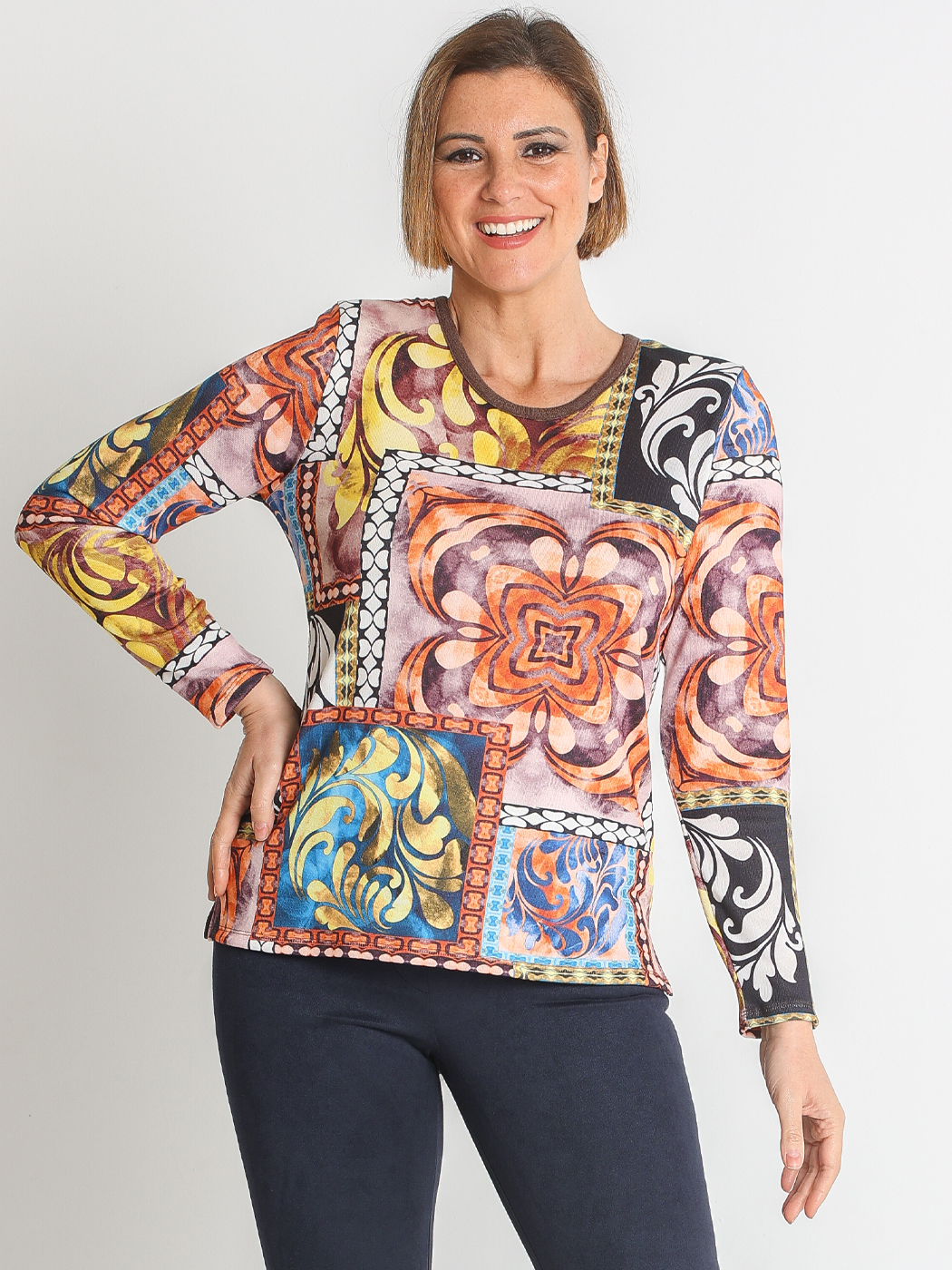 371068N  CAMISETA PUNTO LANOSO ESTAMPADO PATCHWORK