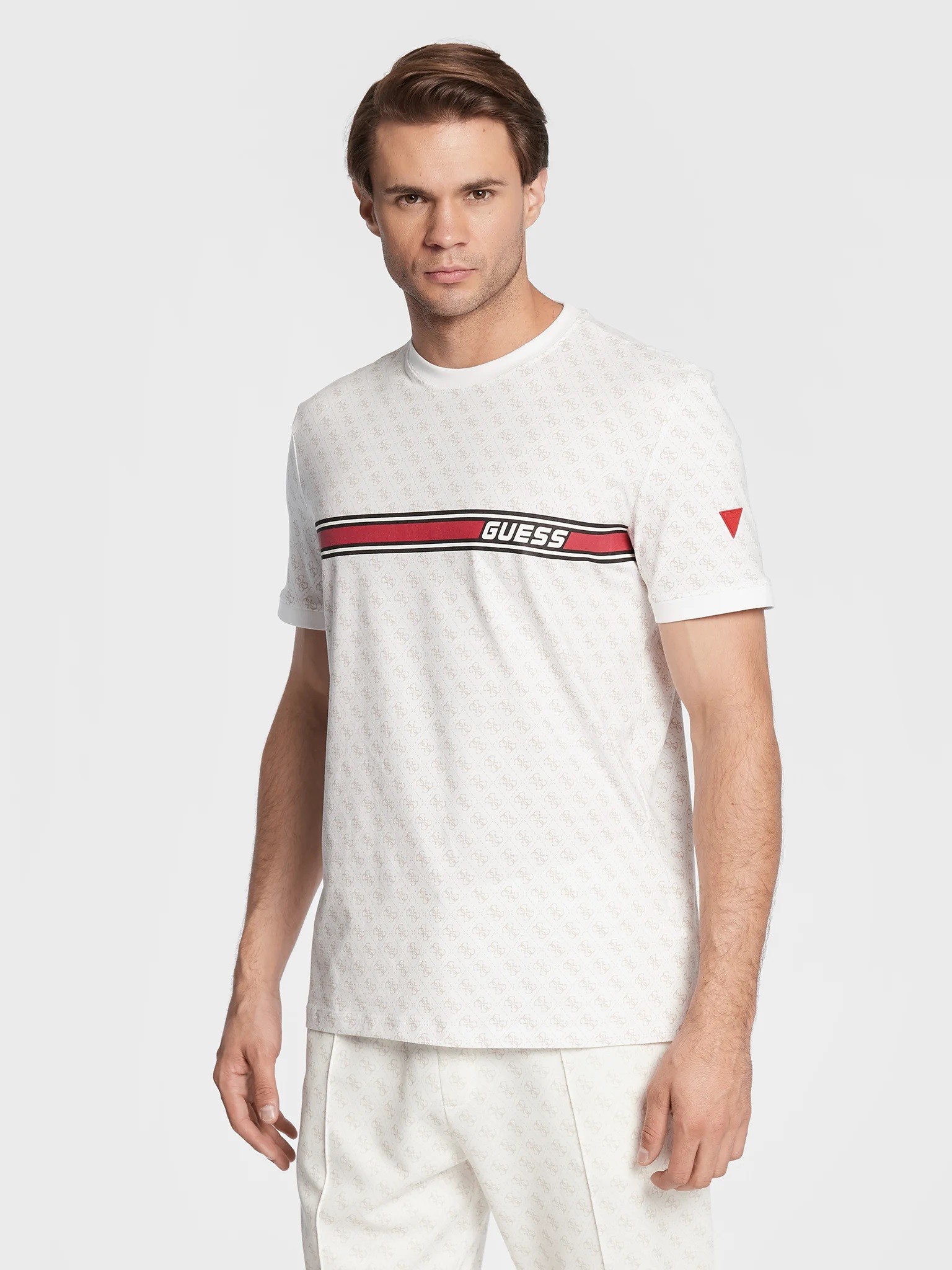 CAMISETA GUESS SPORT COLECTION MONOGRAM CREMA