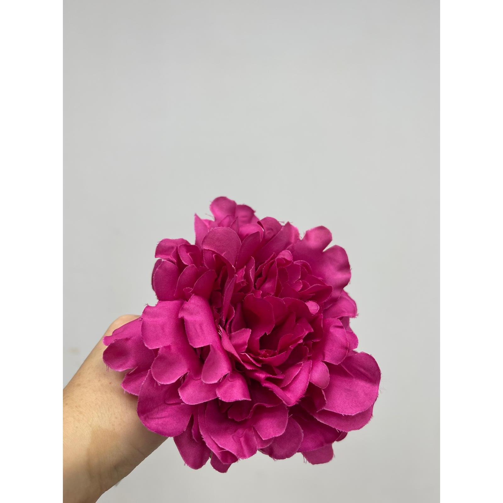 Flor Peonia De Color Violeta Electrico Para Cabello De Flamenca te Dara Estilo , Elegancia y Tradicion