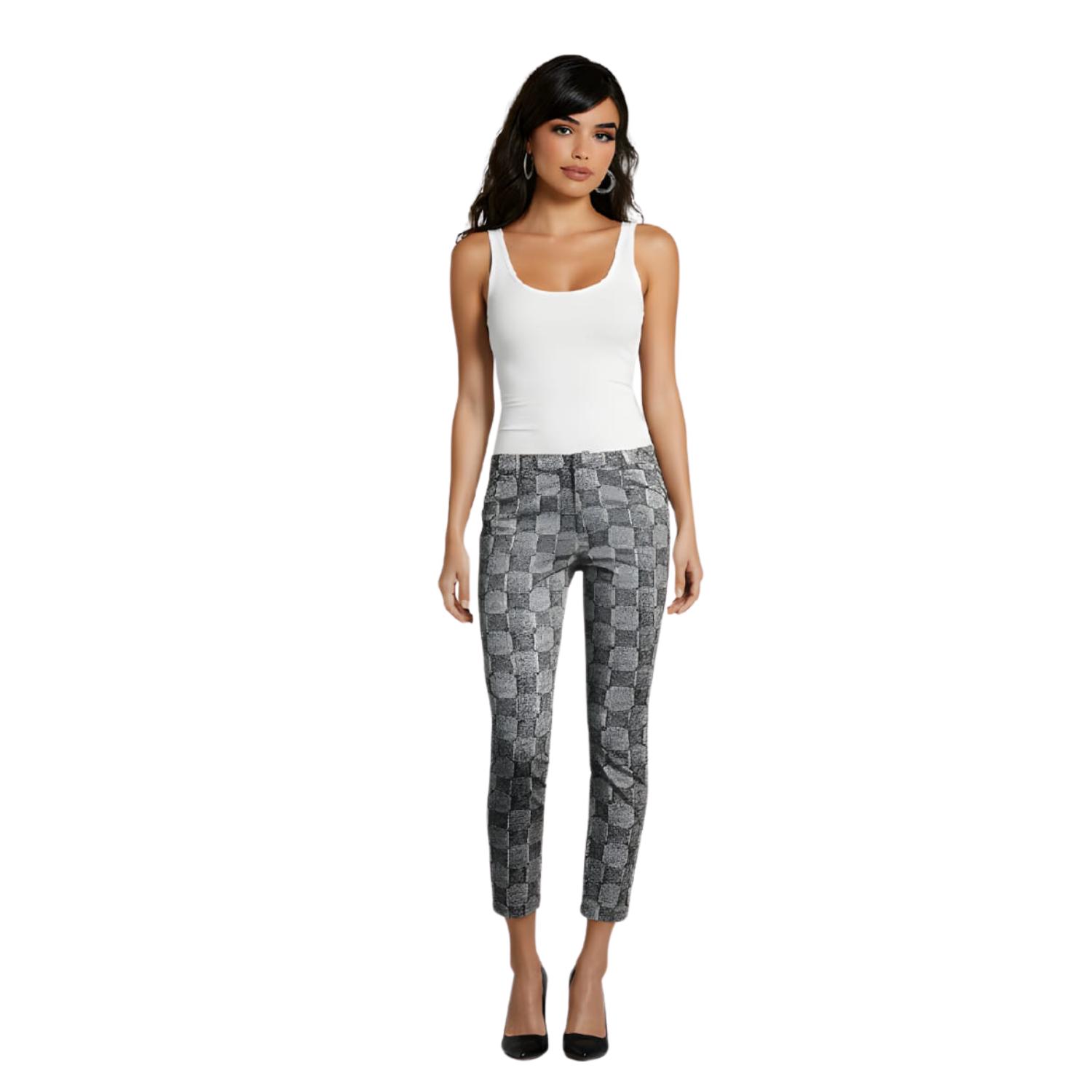 Pantalón estampado para mujer con trabillas en la cintura, bolsillos laterales y traseros y cierre de gancho y cremallera. Elegante y cómodo - REF: LA-290004