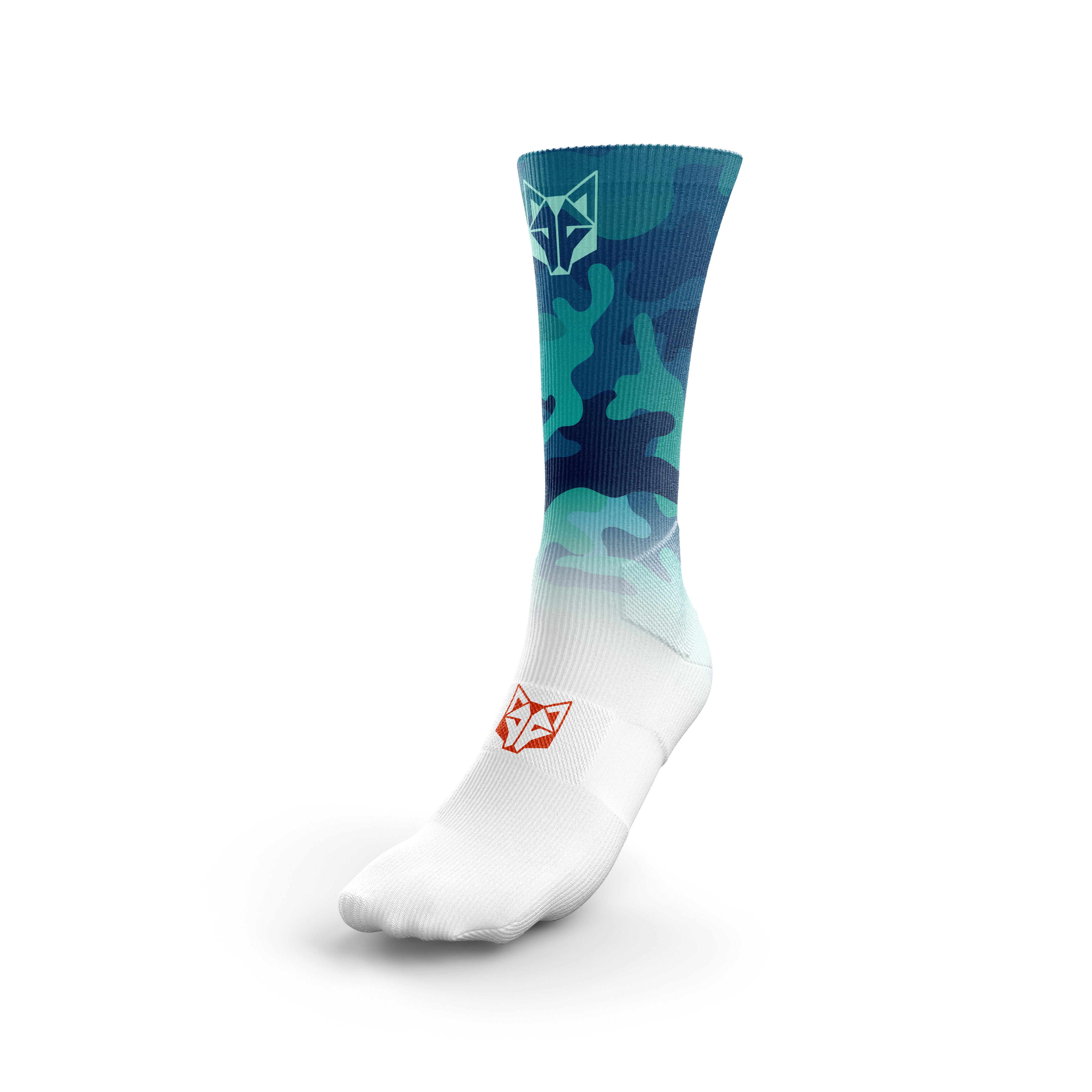 Calcetines Hombre Deportivos OTSO Ultra Ligeros, Transpirables y Sin Rozaduras – Running, Gym, Ciclismo... - (Camu Blue) y Muchos Diseños Originales Disponibles