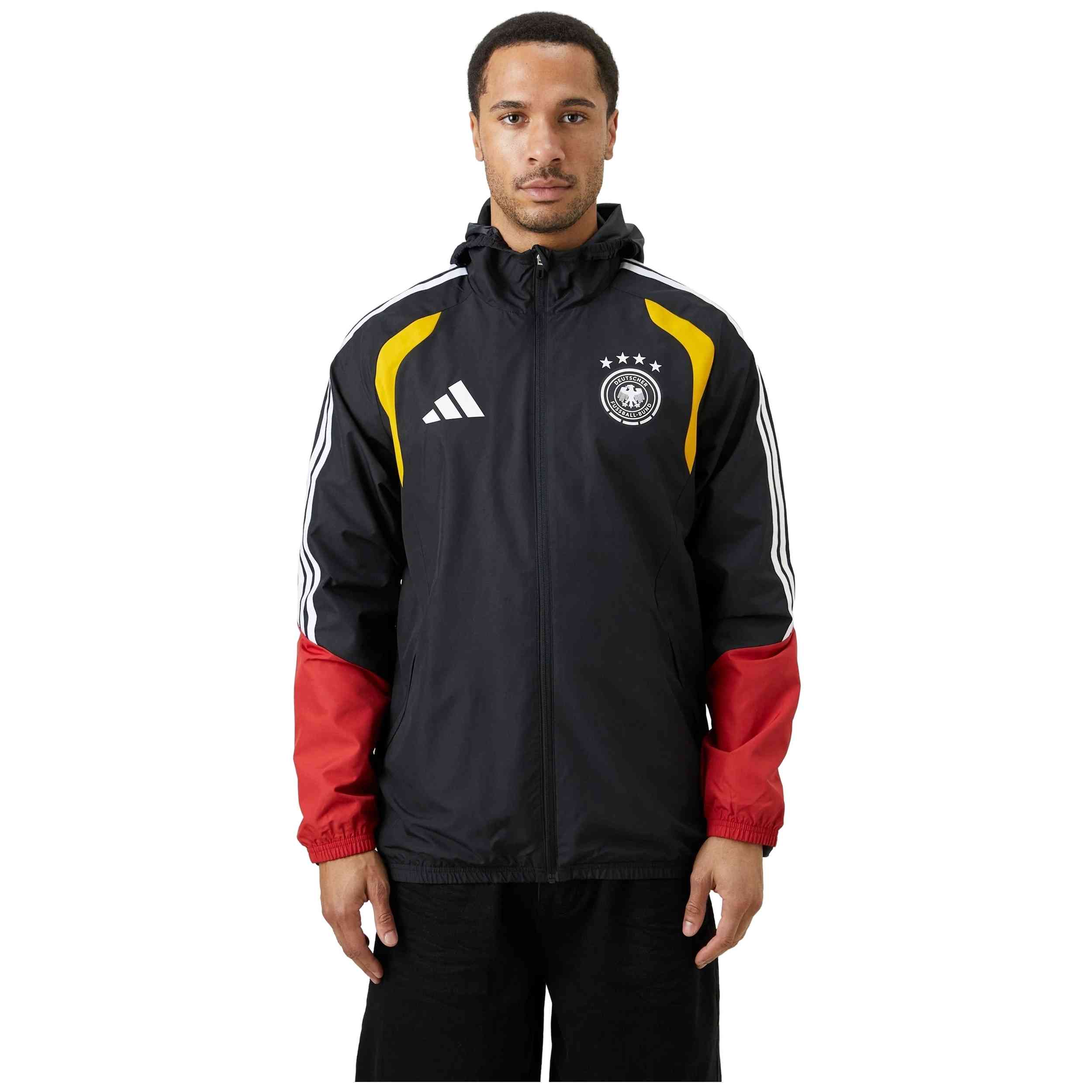 Chubasquero Adidas modelo Germany 26 Tiro All Weather para hombre y mujer en color Negro