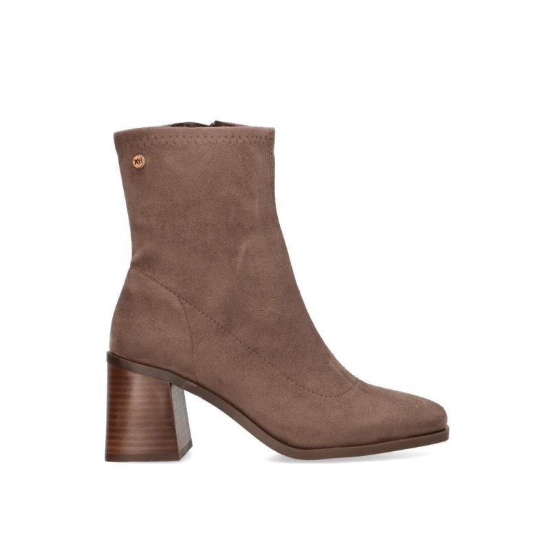 Botin Weekend Xti - Mujer - Tacón Medio - Modelo 141828 - Color Taupe