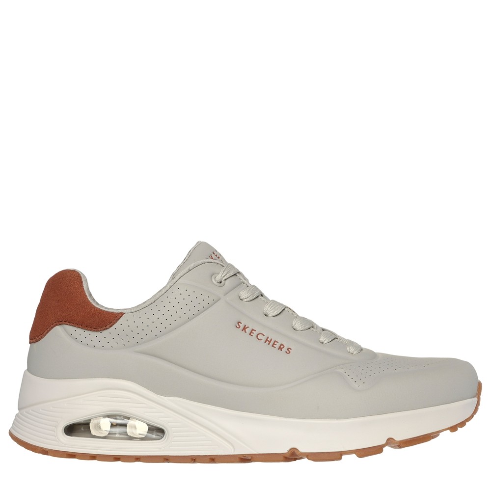 Cómoda  Zapatilla hombre estilo running clásico Skechers UNO SUITED ON AIR de suave tejido beig. Plantilla Memory Foam acolchada. Suela con cámara de aire amortiguadora Altura Tacón bajo (1-3 cm) Referencia 183004-NAT