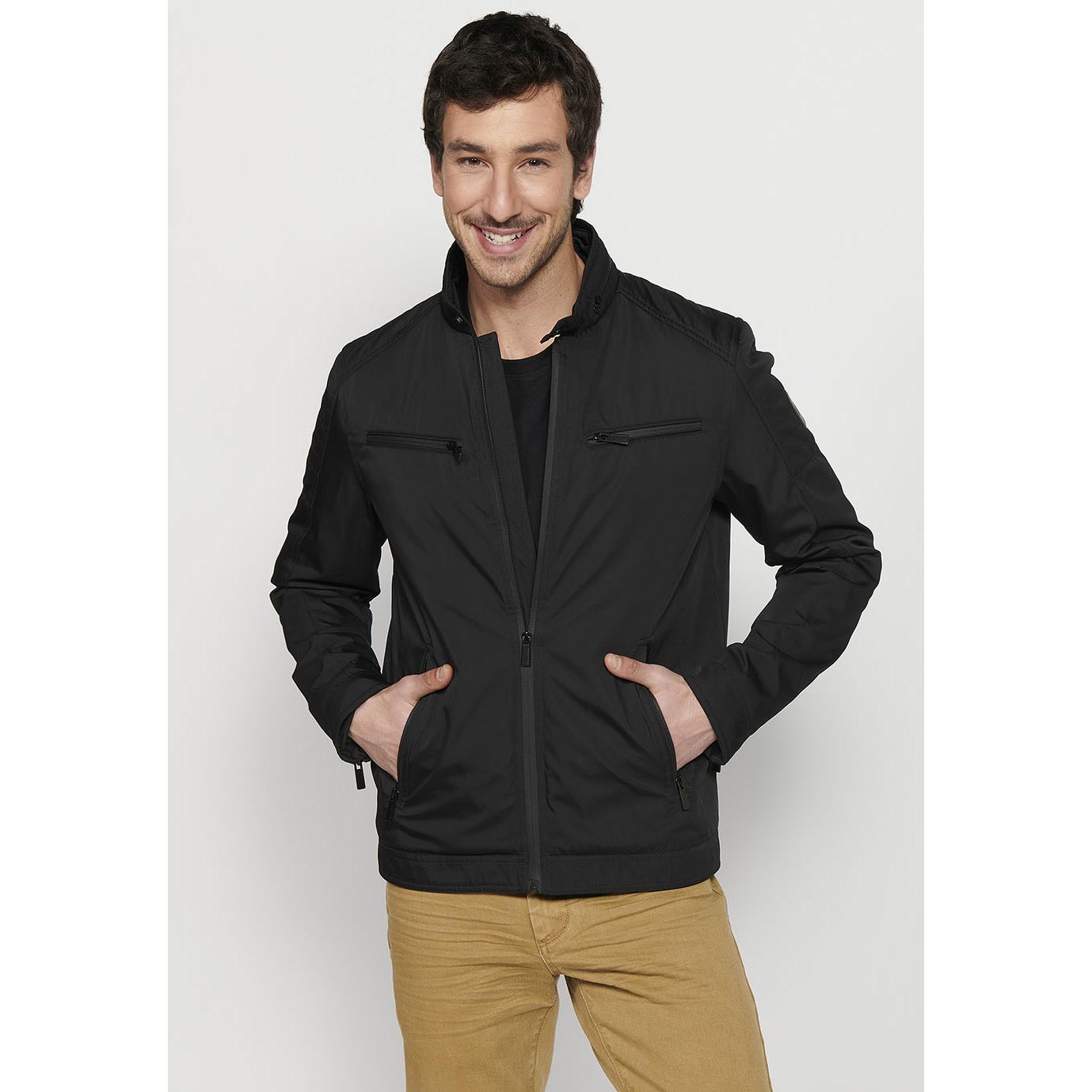 Koroshi - Cazadora biker ligera para hombre con cuello alto y cremallera central, 100% poliéster, estilo urbano moderno en negro