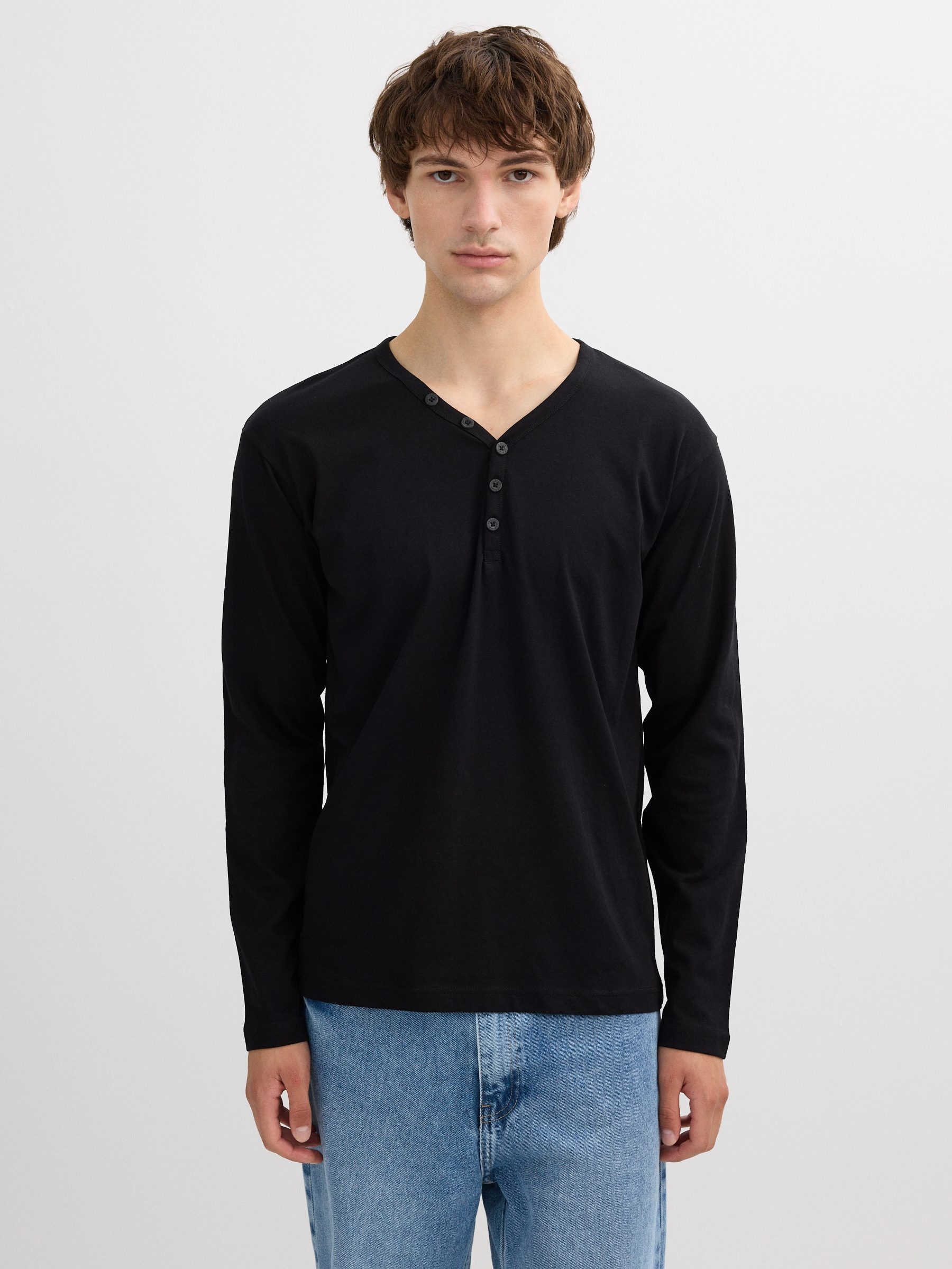 Camiseta manga larga de algodón, cuello panadero con botones, corte ajustado INSIDE