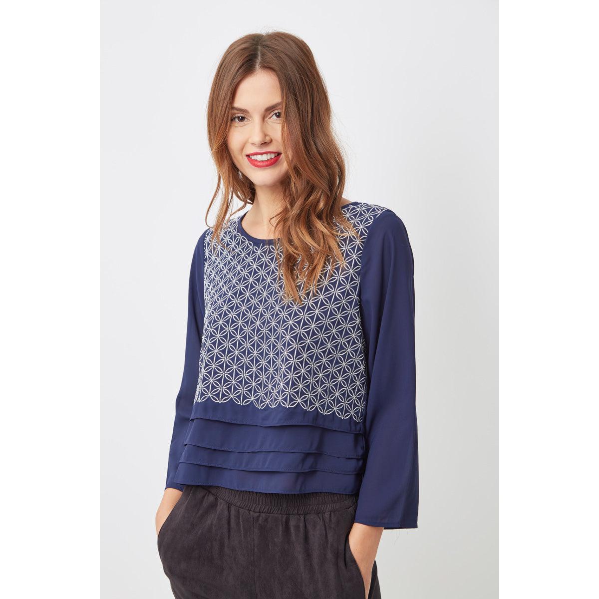 Blusa femenina gasa azul marino modelo AN-260101, diseño recto, estampado geométrico, manga larga, escote redondo, textura cómoda, talla 38, ideal casual elegante, entrega rápida ✅Entrega 24/48h