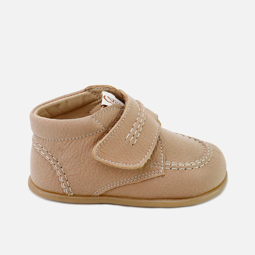 Botitas pespuntes blanditas piel davinci nobuck camel Elisoft | Eli 1957
