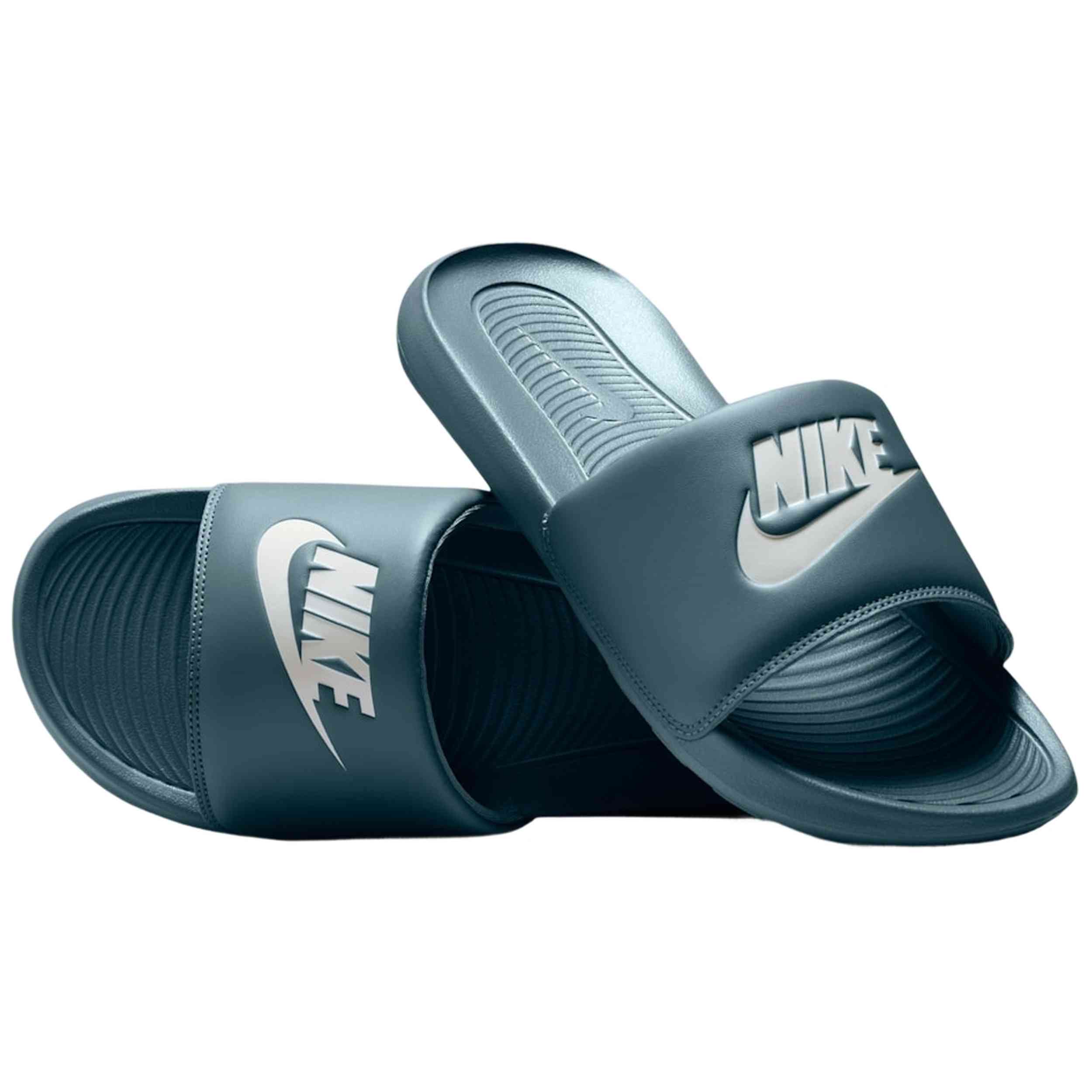 Chancla Nike Victori One Nike en color Vbl