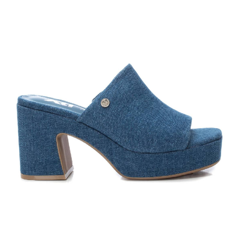Shoes Plataformas marca Xti para mujer en color azul