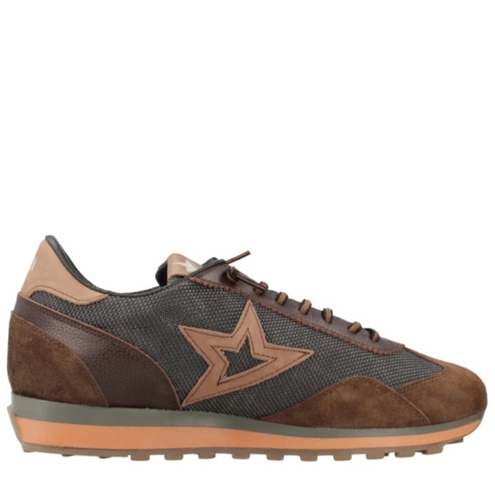 Cómoda  Zapatilla hombre CETTI 1259 en malla marrón texturizada con refuerzos ante y piel tonos marrones. Cordones elásticos. Plantilla acolchada extraible. Cómodo piso Altura Tacón bajo (1-3 cm) Referencia