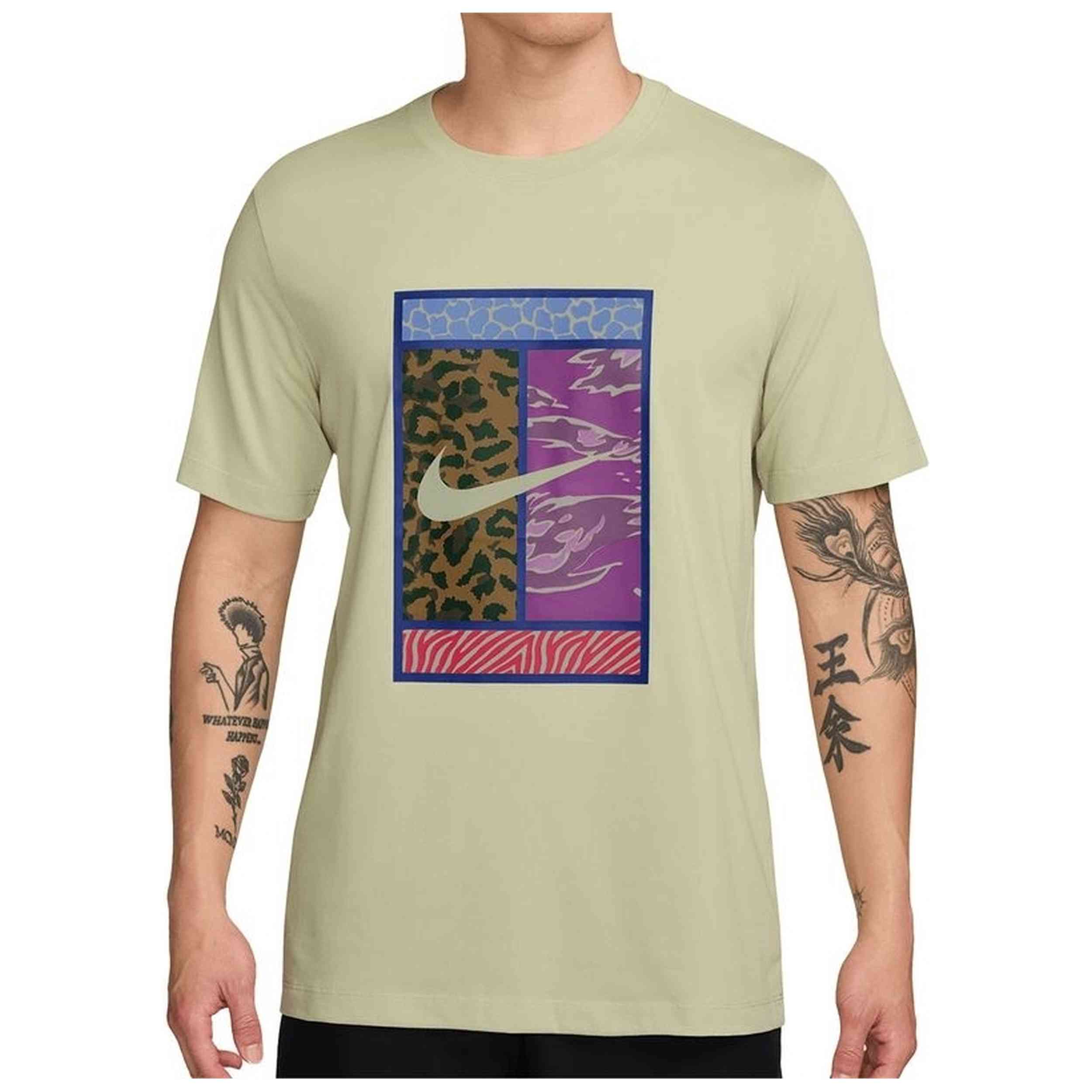 Camiseta Nike Tee Court Nike en color Verde Oliva