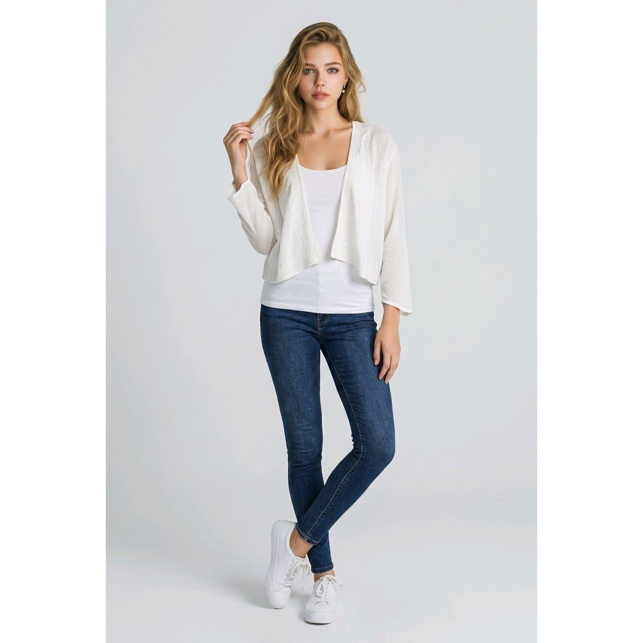 Chaqueta fluida de viscosa con escote en V, manga murciélago y detalle bordado. Ligera, elegante y perfecta para looks versátiles- H10416