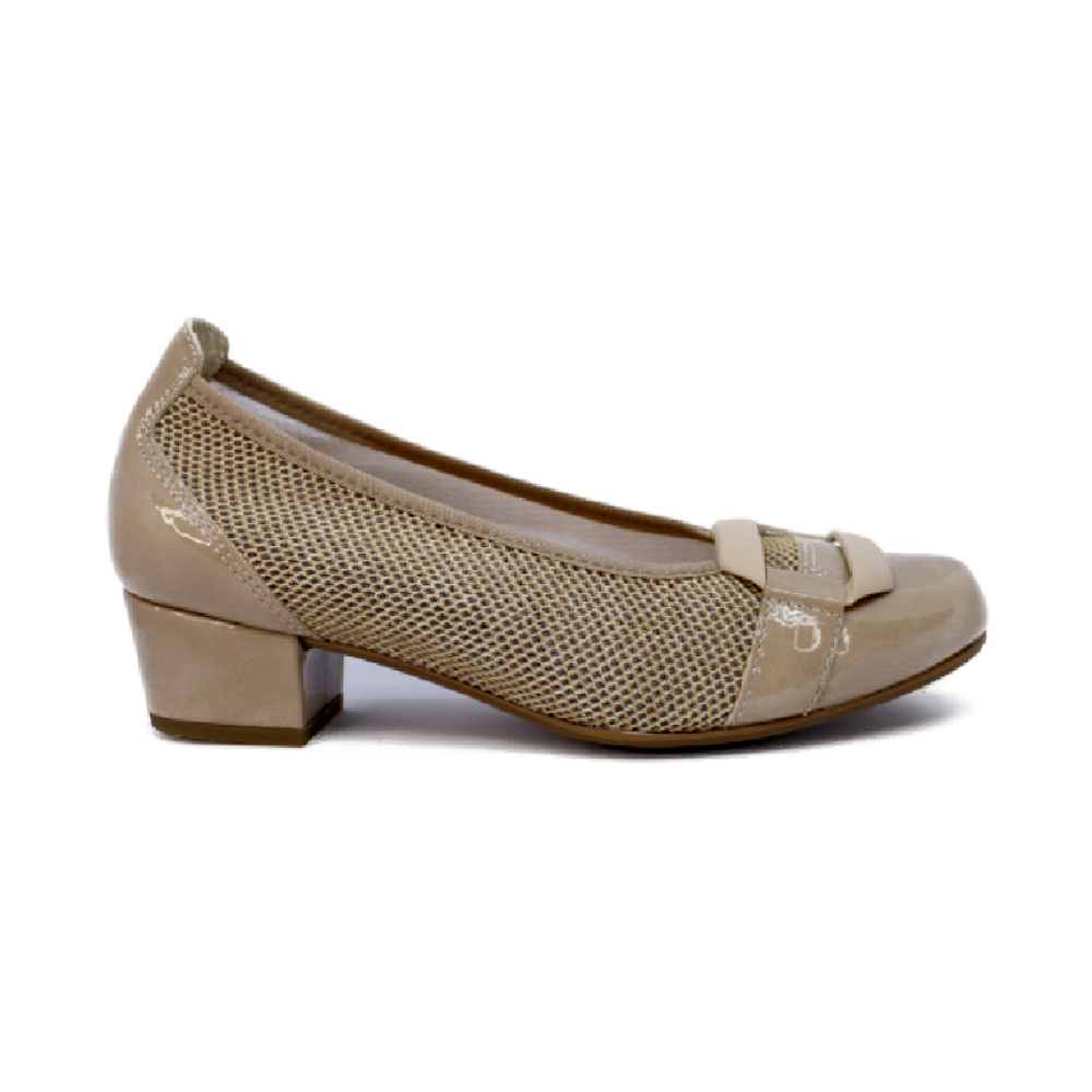 Shoes Anchos Y Confortables marca Doctor Cutillas para mujer en color beig