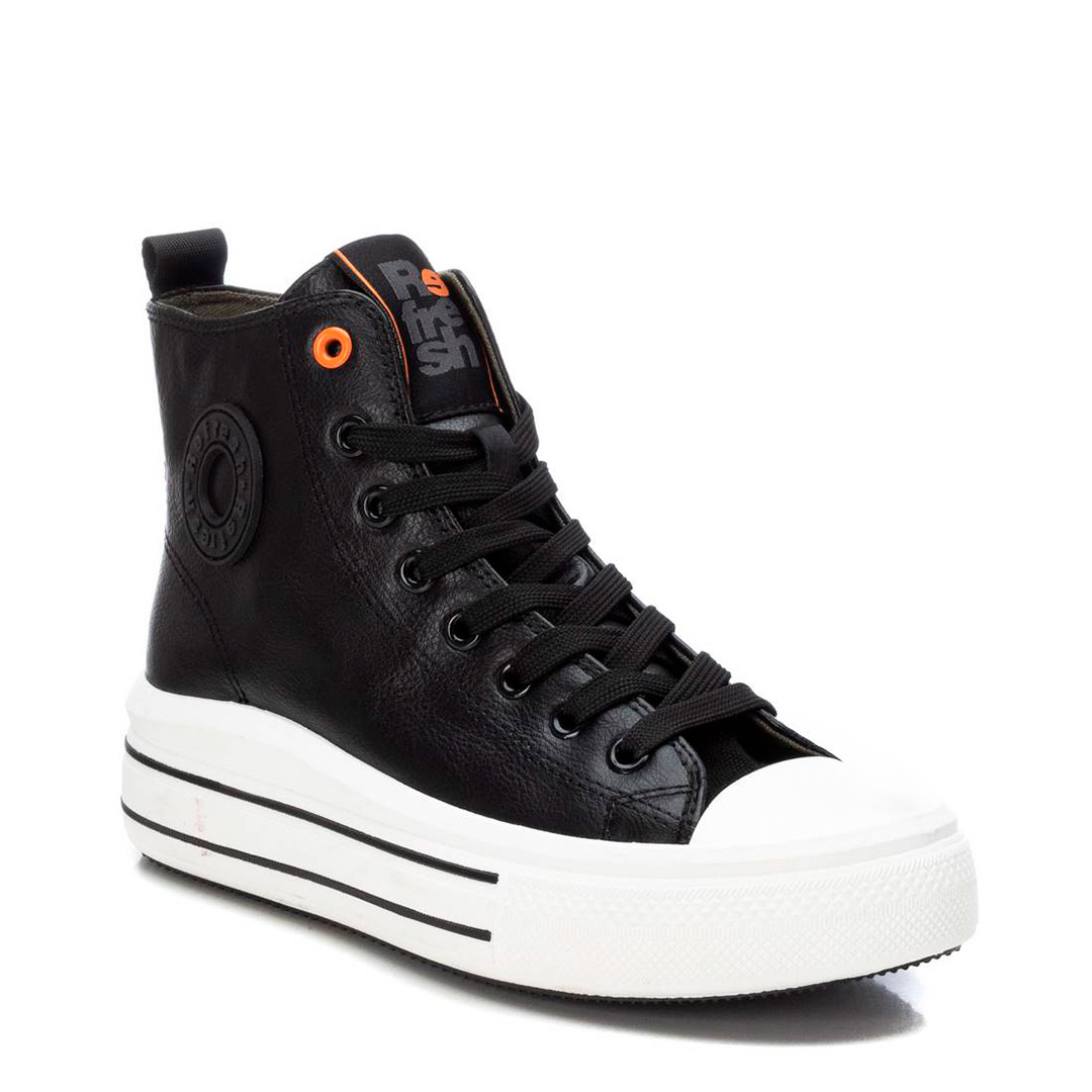Shoes Lonas marca Xti para mujer en color negro