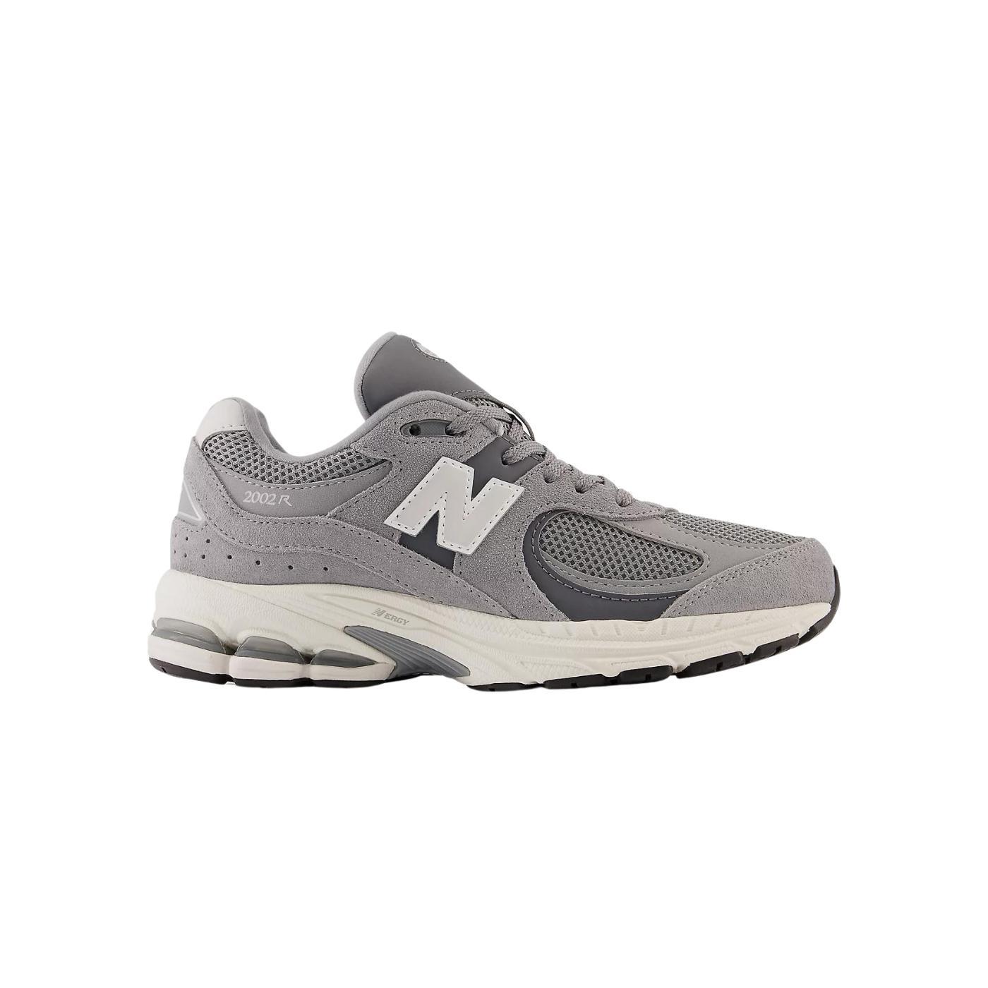 Zapatillas new balance gc2002st gris de niño.