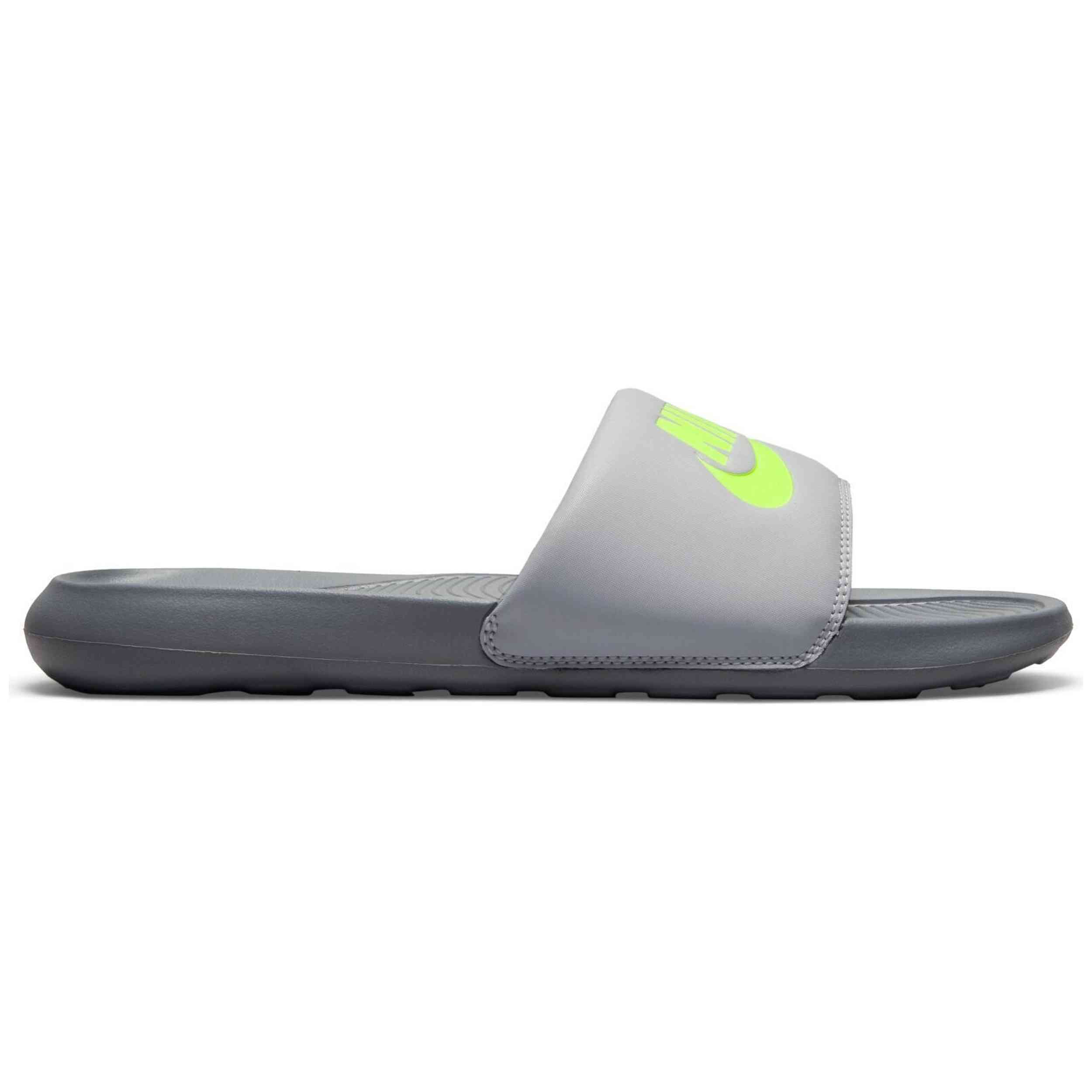 Chancla Nike Victori One Nike en color Celeste