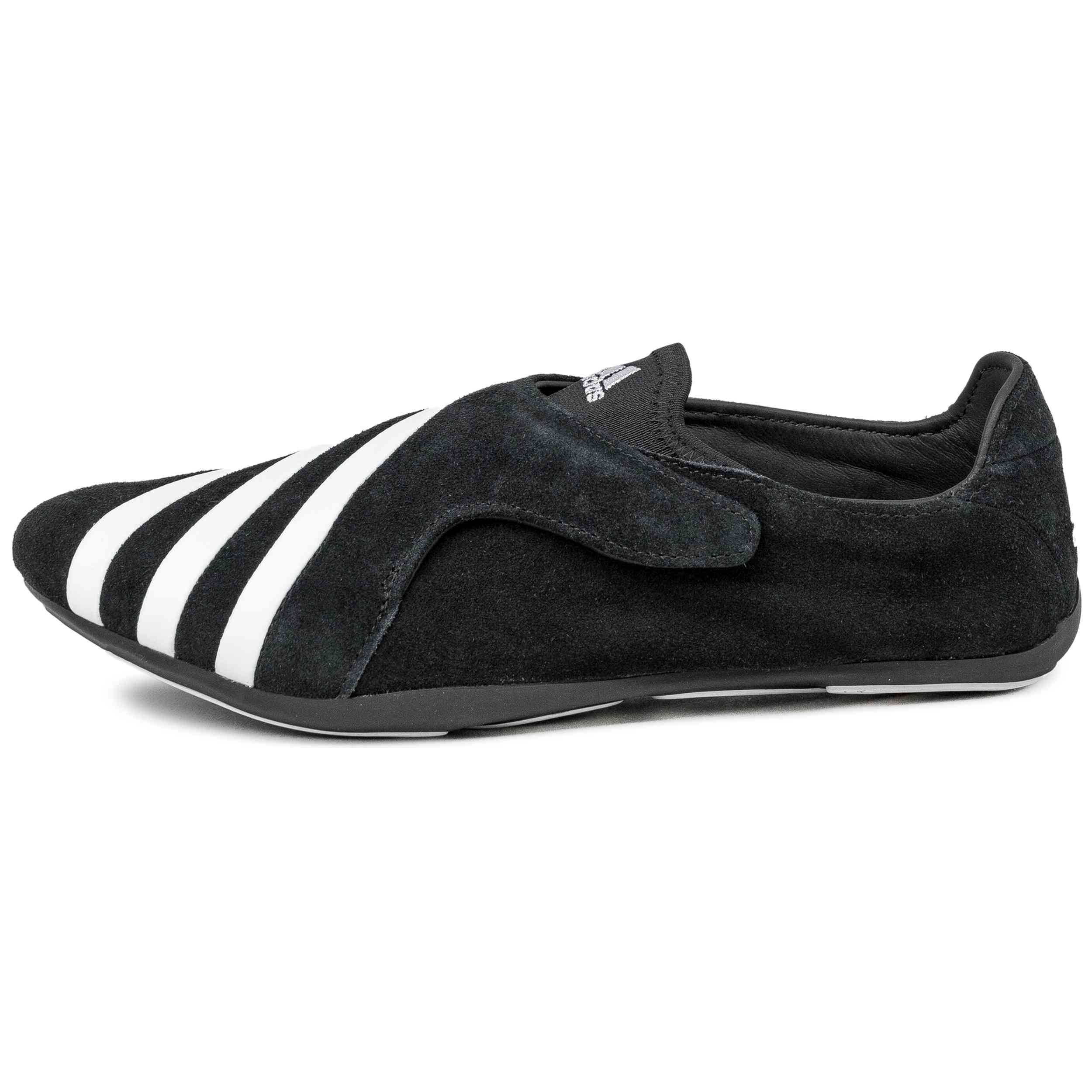 Zapatillas Adidas modelo PW Vario Flat Earther "Core Black / Cloud White / Core Black" para hombre y mujer en color Negro
