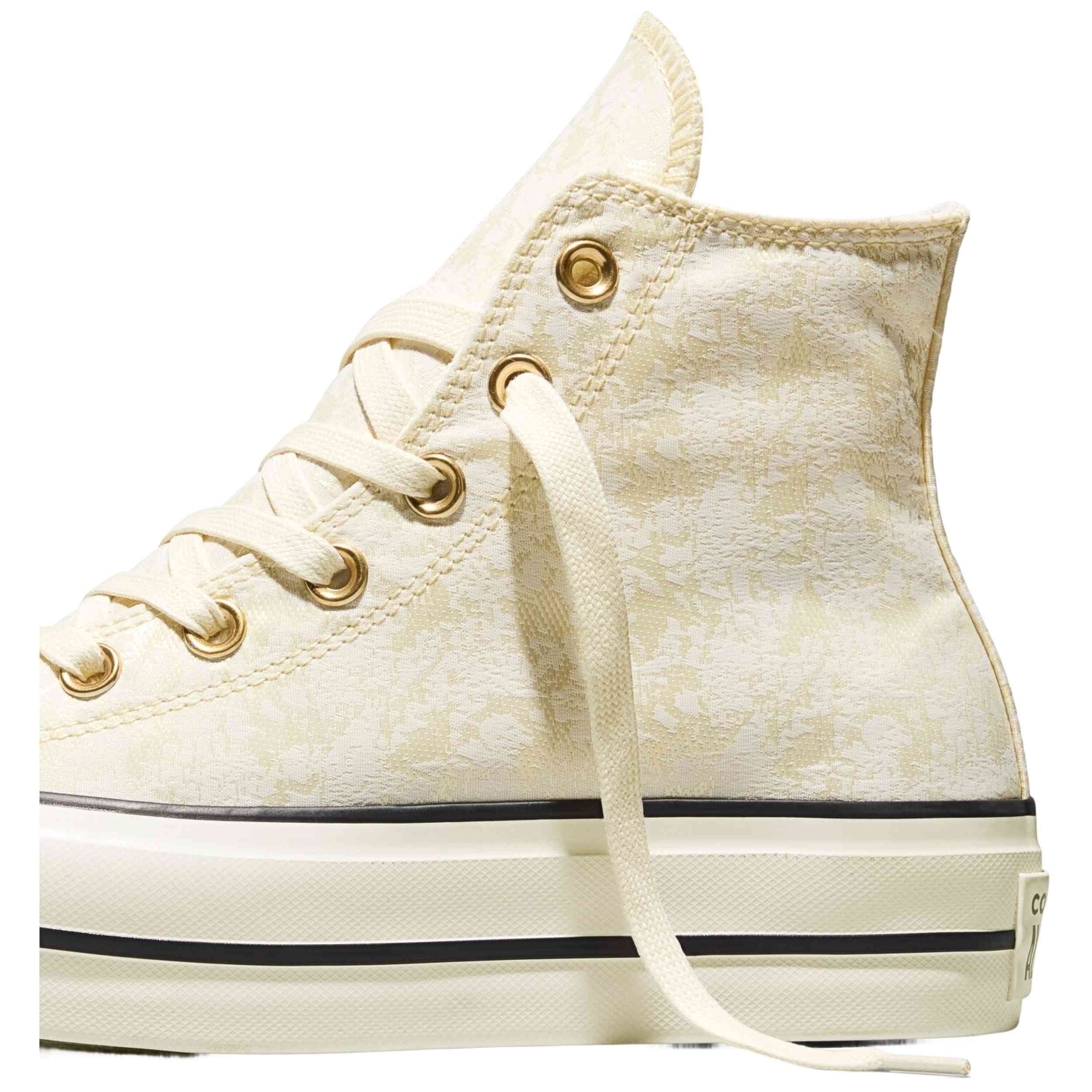 Zapatillas Converse modelo Chuck Taylor All Star Lift para Mujer en color Beige