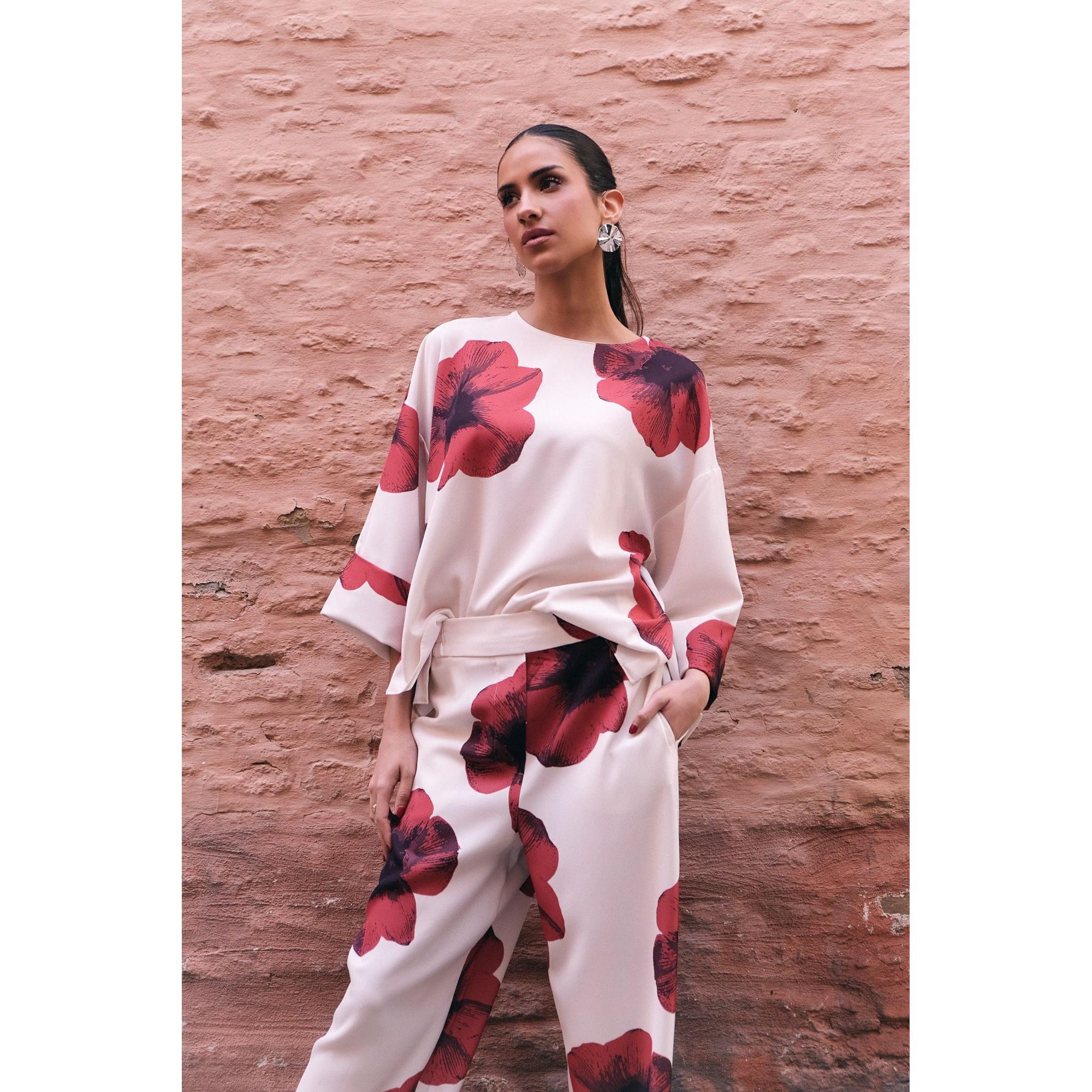 Emarola & Co - Blusa de mujer estampada con flores rojas, fruncida y elegante, manga larga para uso casual y diario, estilo contemporáneo femenino