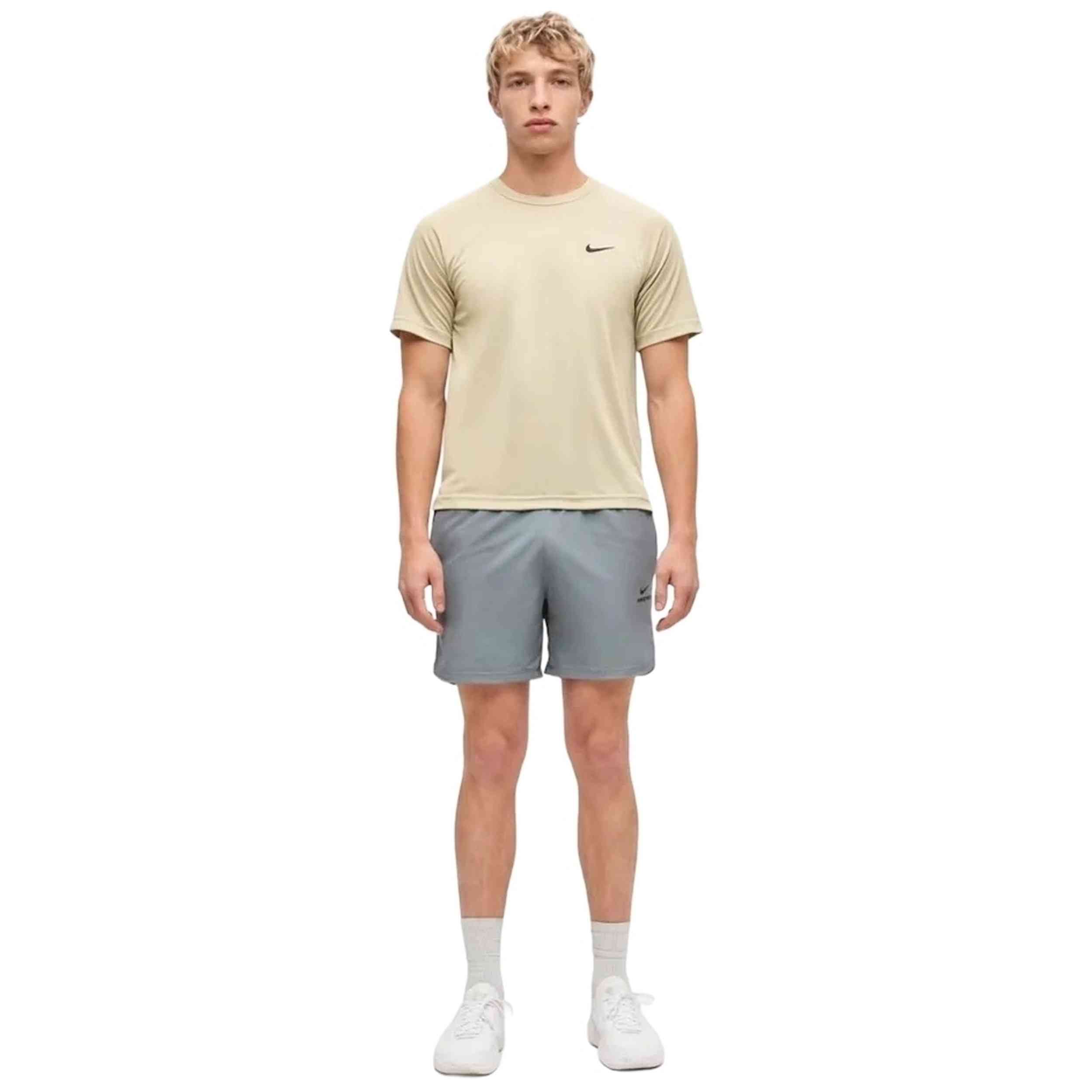 Camiseta Nike Df Hyverse Ss Nike en color Beige