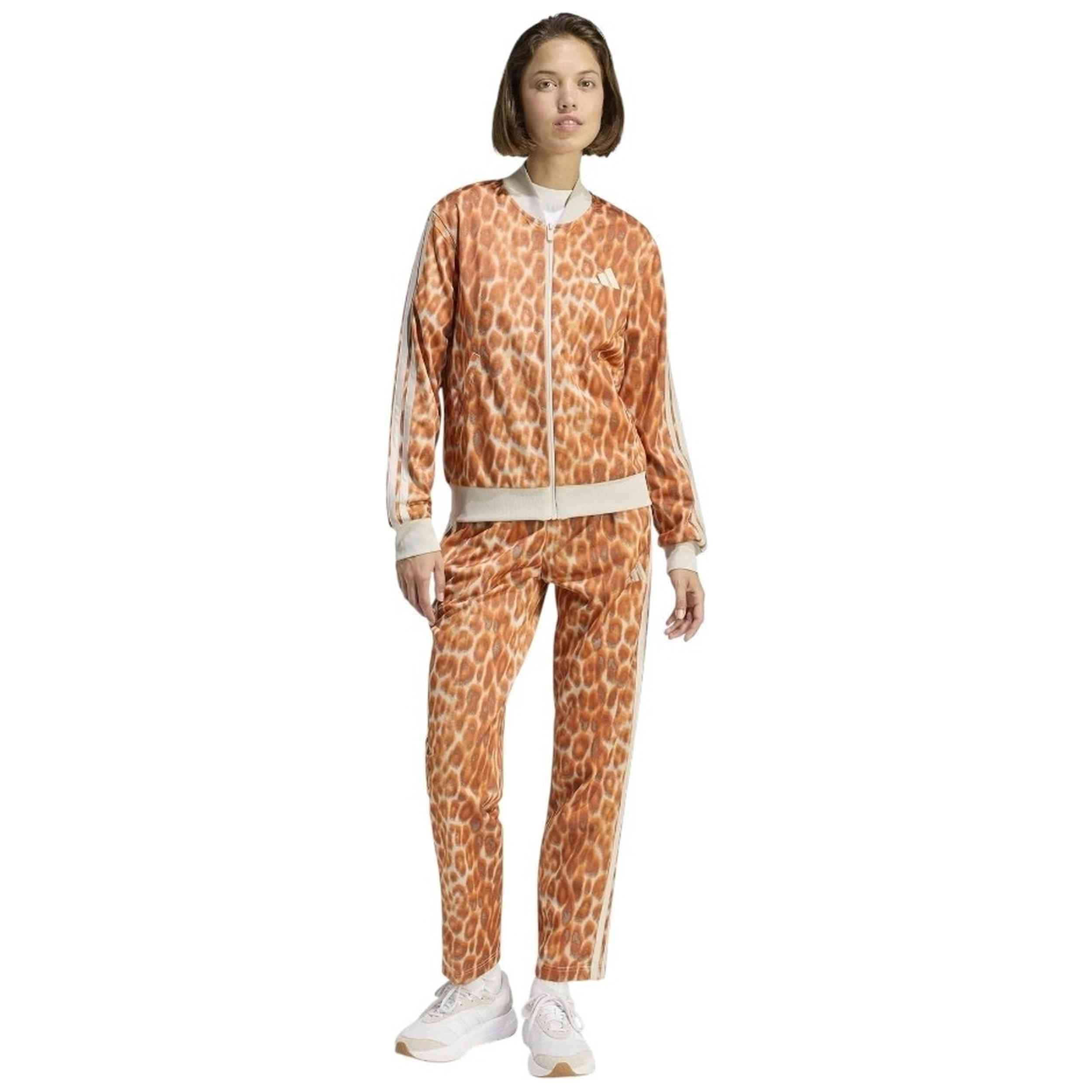 Chandal Completo Adidas modelo KB8934 para Mujer en color Multicolor