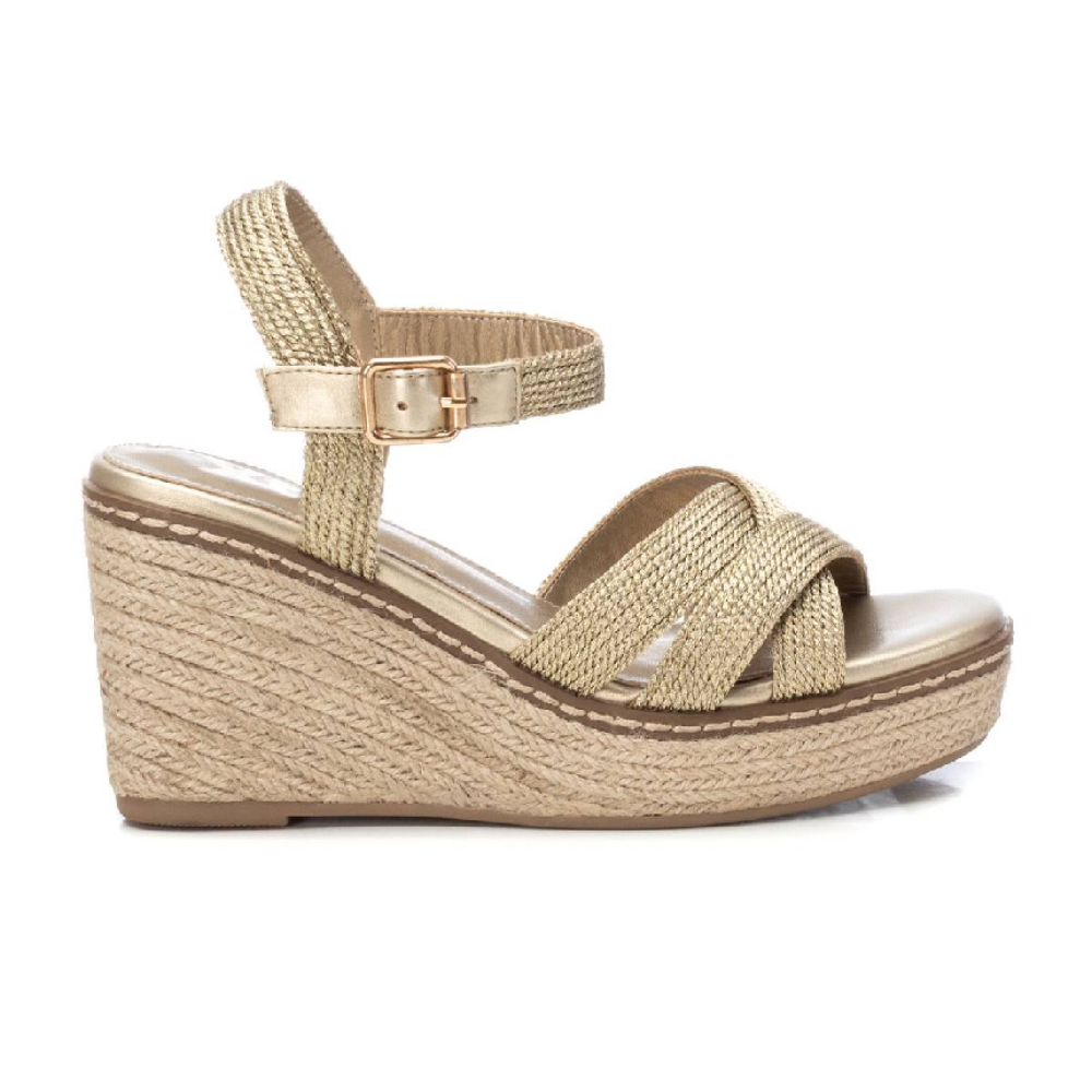 Shoes Sandalias marca Xti para mujer en color metal