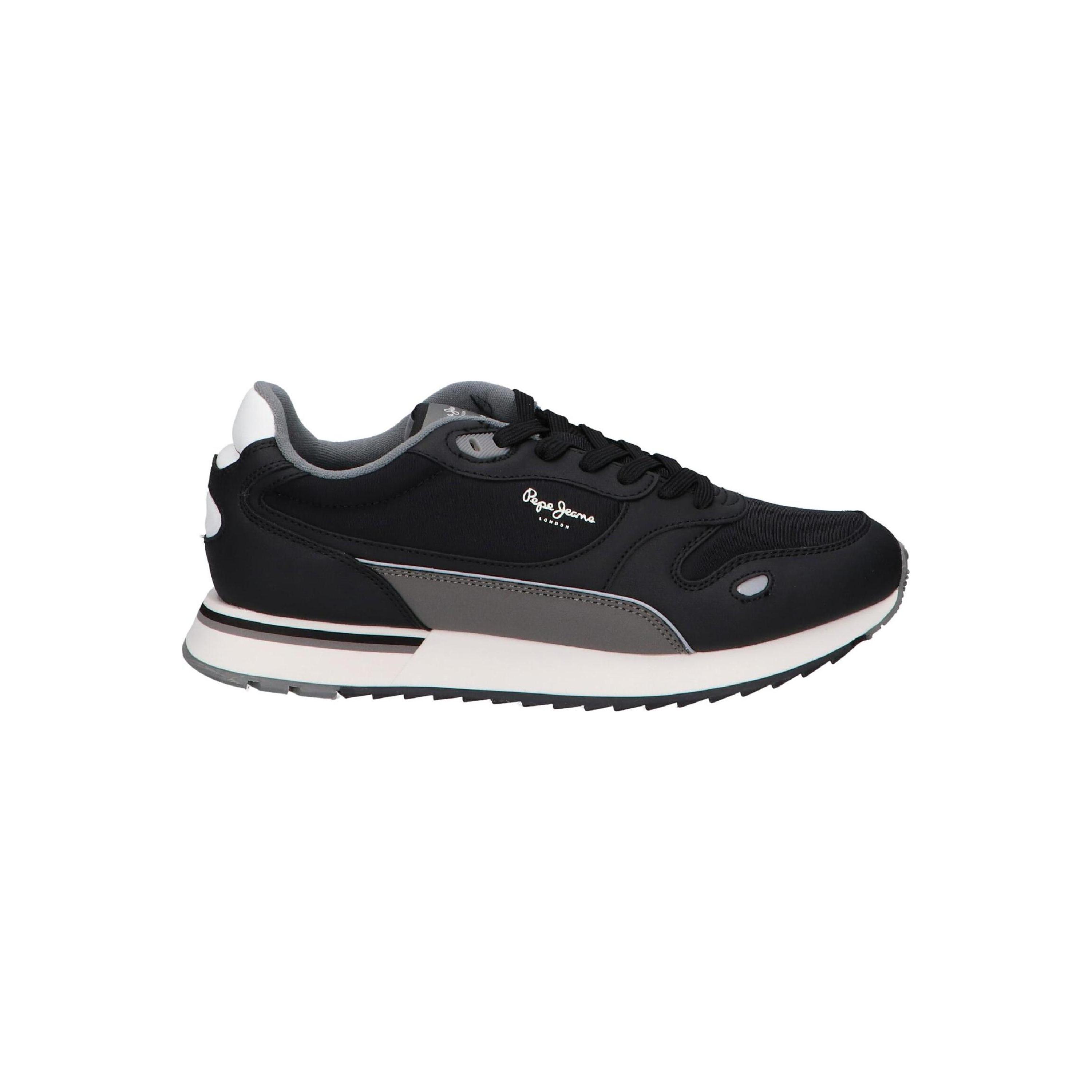 Casual sneakers for men by Pepe Jeans in white, made of synthetic leather with a textile lining and rubber sole, comfortable lace-up design perfect for everyday wear; ideal men's sneakers for casual outings and activities.