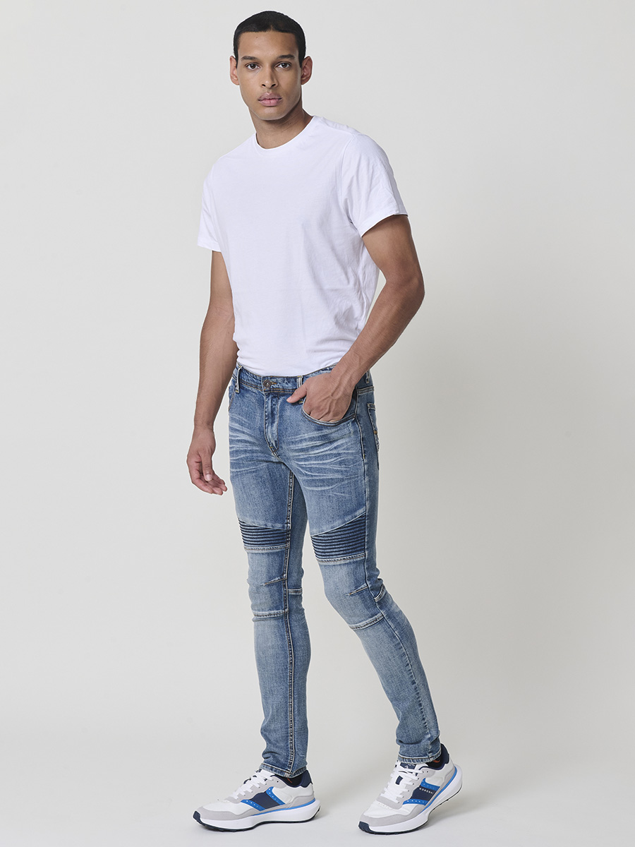 Koroshi - Pantalón vaquero biker skinny fit para hombre de denim elástico (70% algodón, 25% poliéster, 3% viscosa, 2% elastano) en lavado azul claro