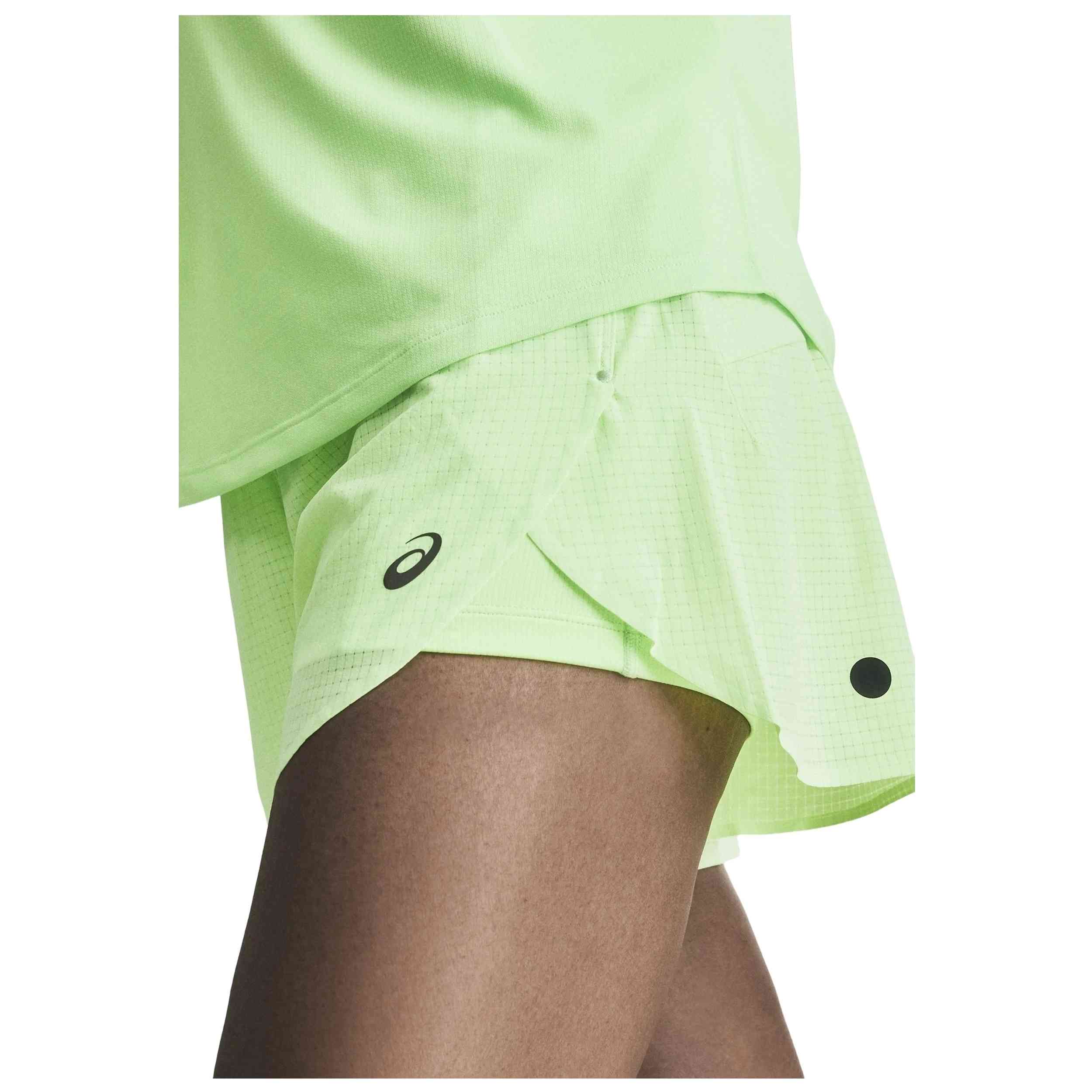 Pantalon Corto Asics modelo 2012D349-300 para Mujer en color Verde