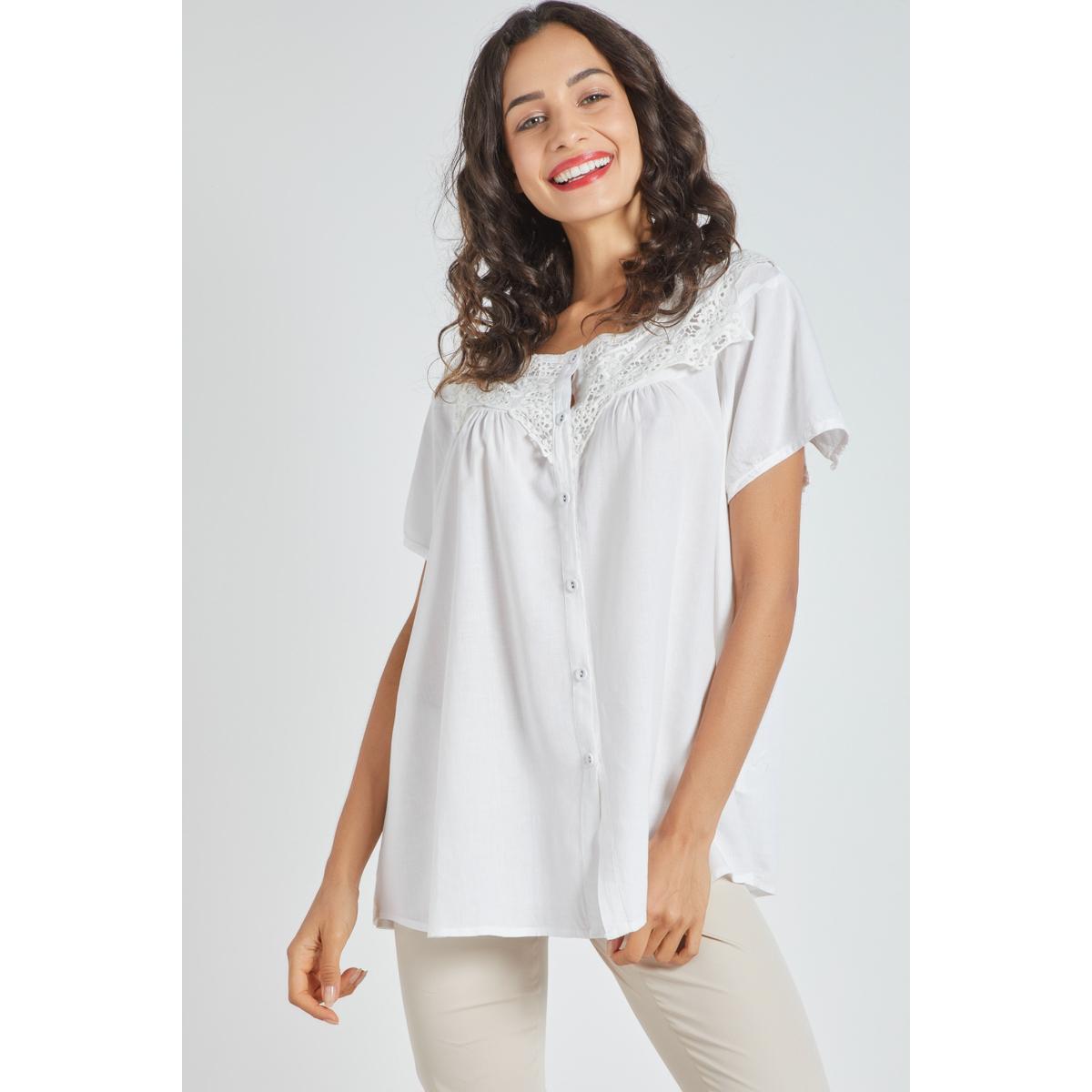 Blusa de mujer Marca Cirdy en 100% algodón con mangas cortas y cierre frontal de botones, diseño atemporal y acabado artesanal en cuello- REF: CI-030067
