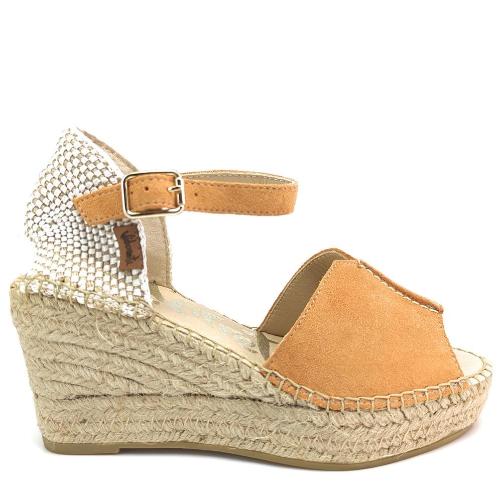 Cómoda Sandalia mujer VIDORRETA TILO 35800 de cuña de esparto natural con talonera y tira tobillera con ajuste de hebilla. En suave nubuck naranja. Piso antideslizante Altura Tacón bajo (3-5 cm) Referencia 35800-APRICOT