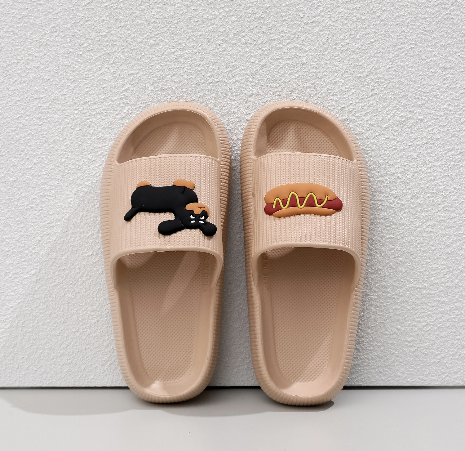TK Pantuflas adorables con diseño de perrito caliente y perro: un accesorio divertido para momentos de relax.