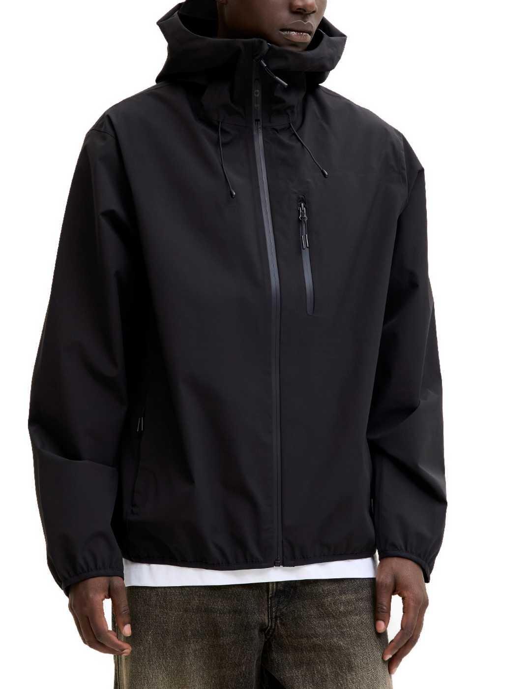 Chaqueta Jack&Jones Fusion negra con capucha para hombre