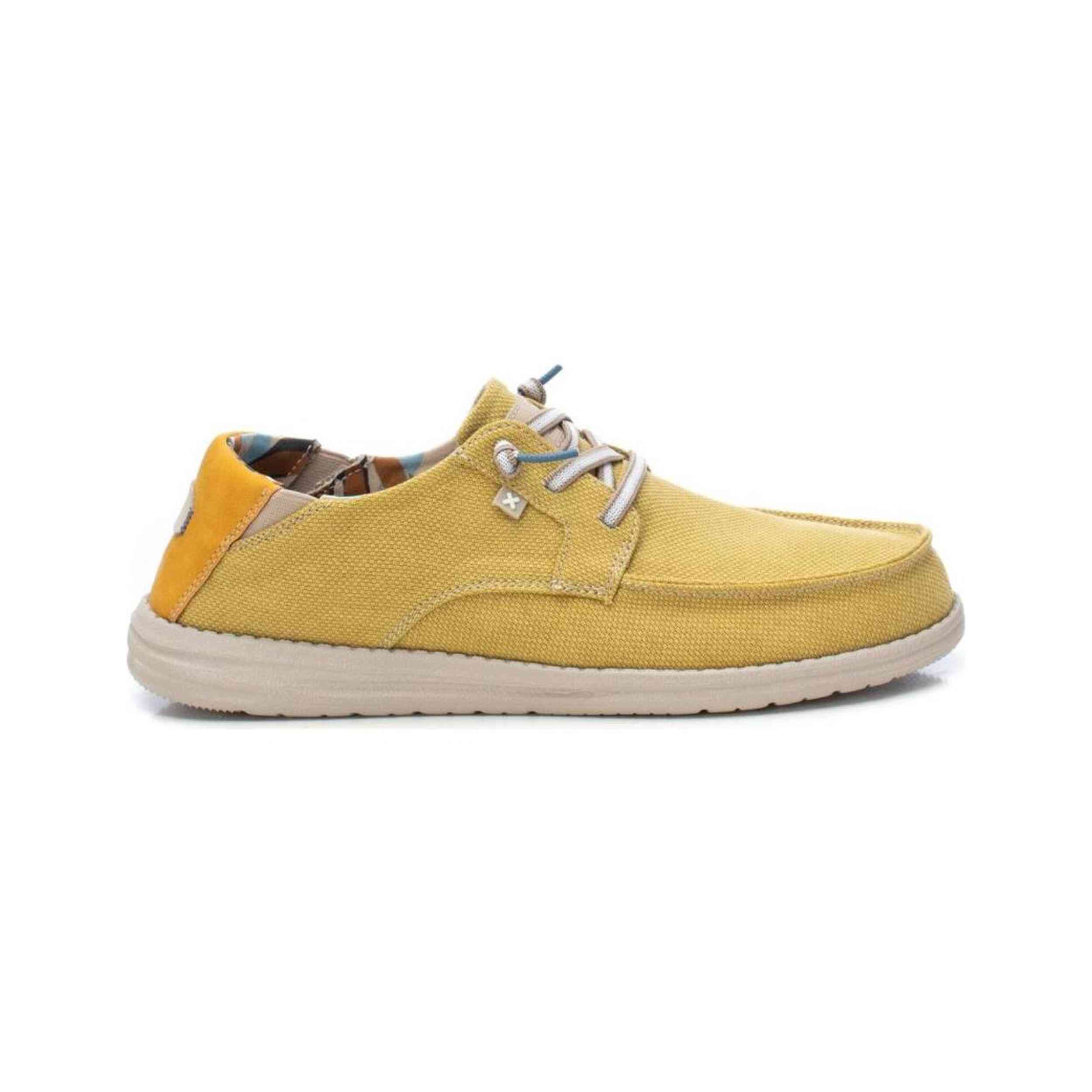 Calzado marca Xti modelo 144046-01 para hombre en color amarillo