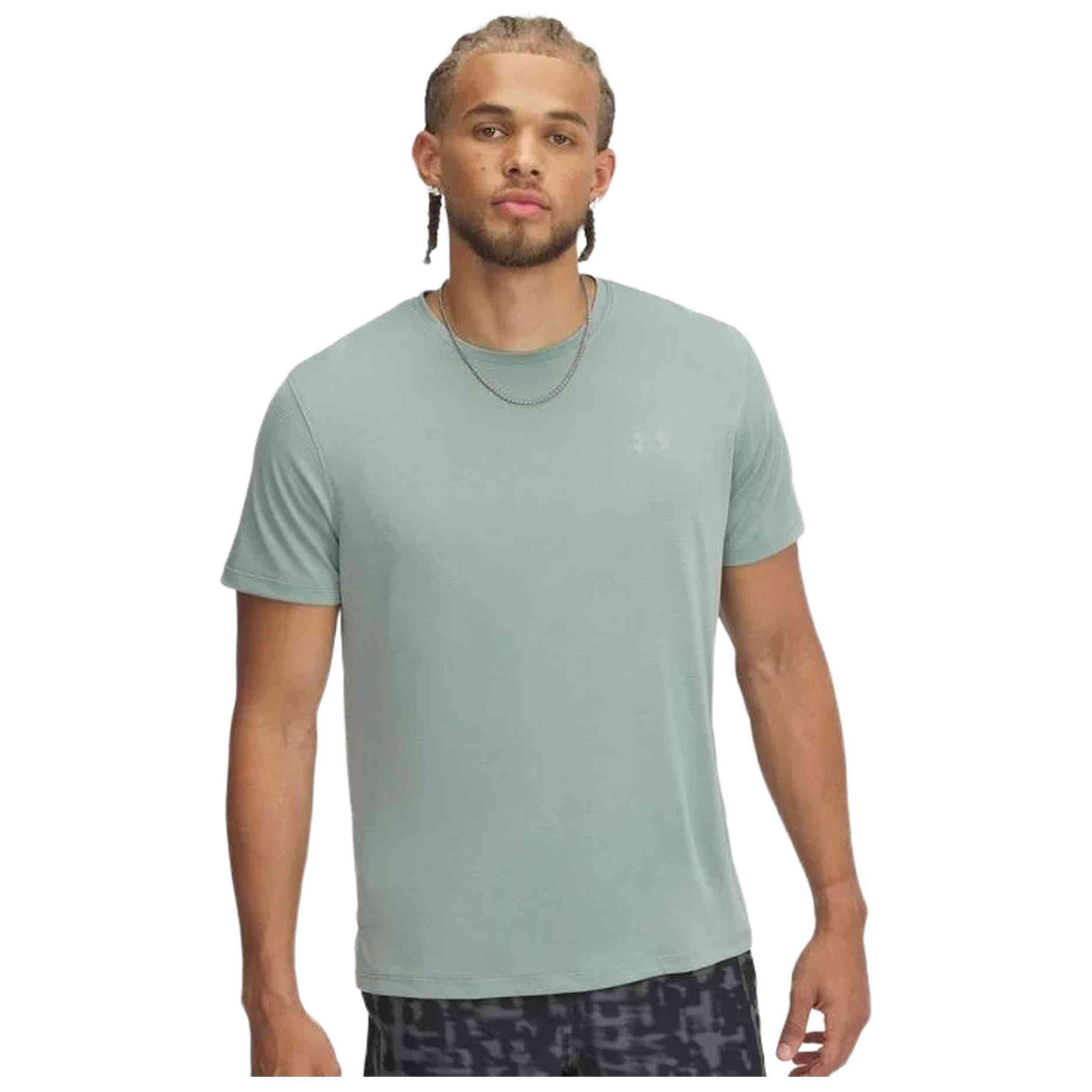 Top Under Armour modelo Ua Launch Shortsleeve en color Verde