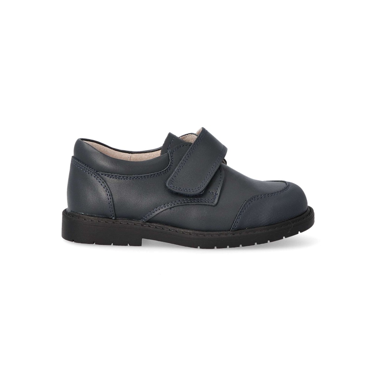 Peke's by Vanessa - Zapato colegial para niño modelo PEKES de piel suave con suela de goma flexible, puntera reforzada y plantilla acolchada en azul marino