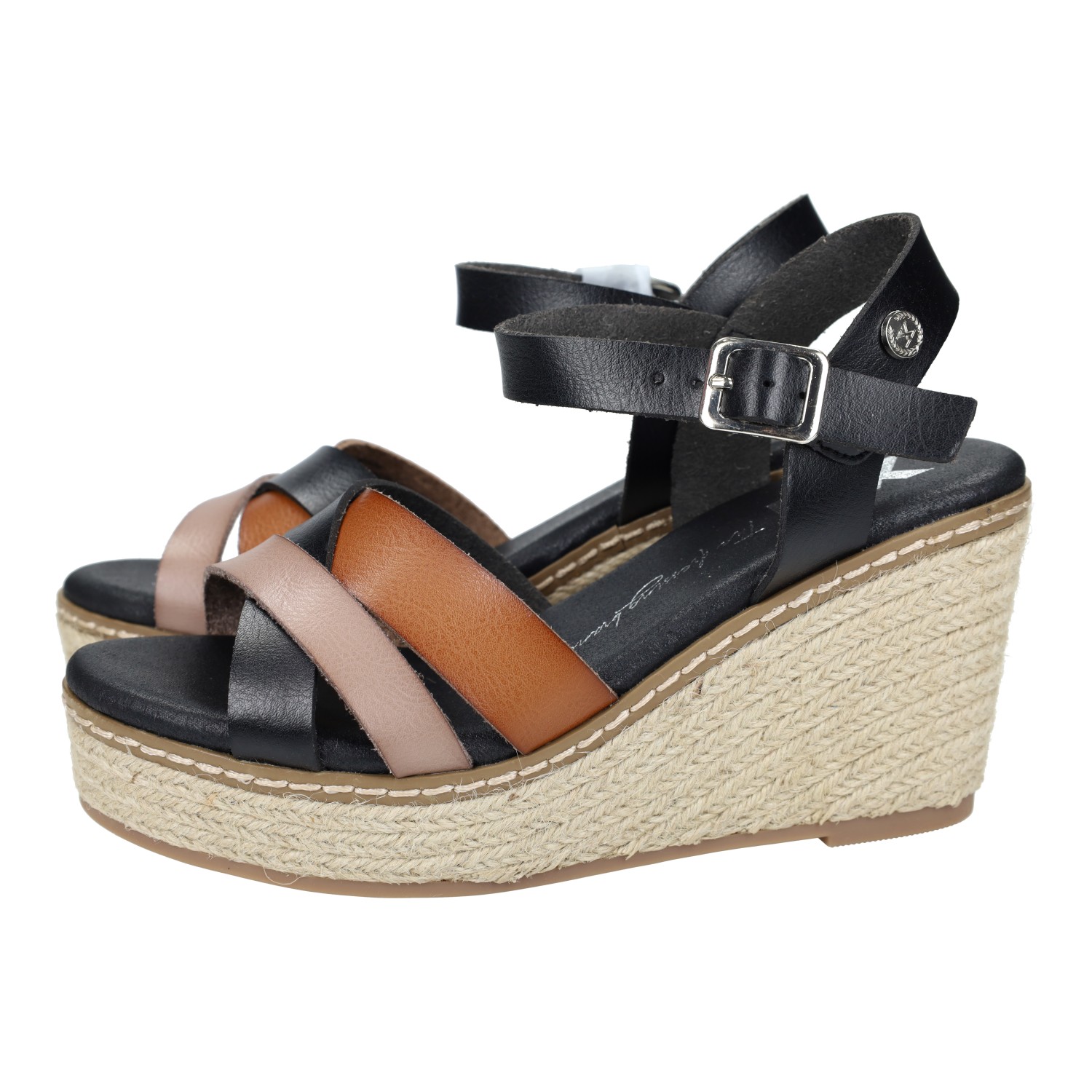 Sandalias Tacón marca XTI para mujer en color negro. Sandalias para mujer, color negro, cuña de 8cm, hebilla y planta acolchada, comodas y ligeras